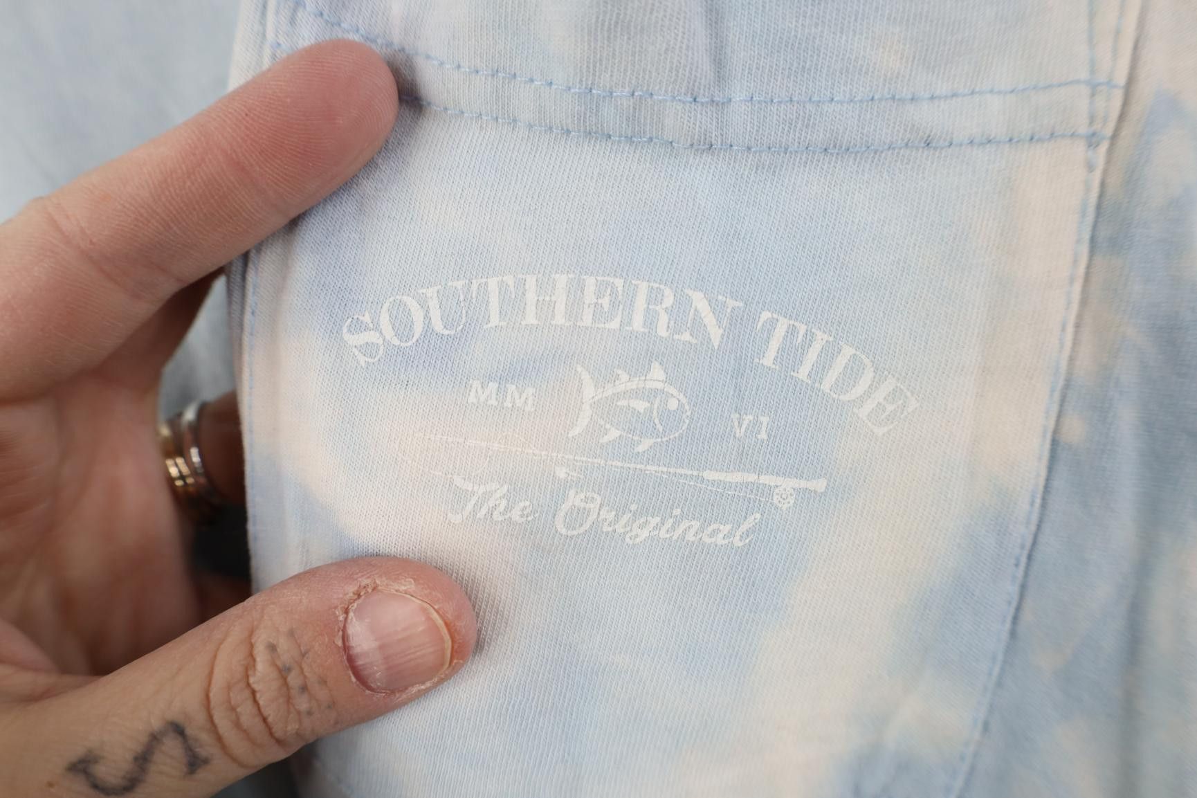 Southern Tide Southern Tide Acid Wash Fishing Long Sleeve Pocket T-Shirt Size US XL / EU 56 / 4 - 4 Thumbnail