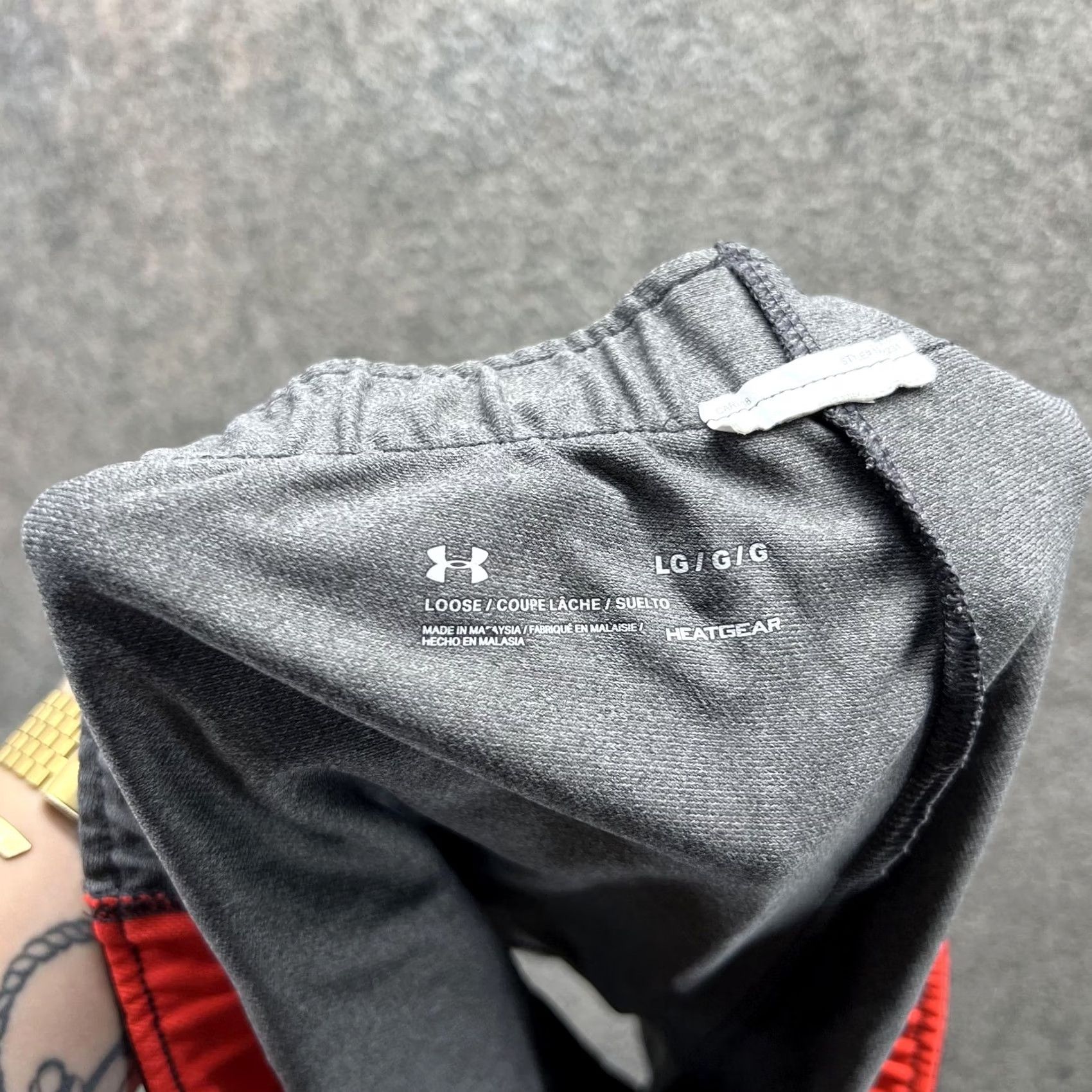 Under Armour Under Armour Shorts Womens Large Gray Red HeatGear Loose Athletic Running Size 36" / US 14 / IT 50 - 3 Thumbnail