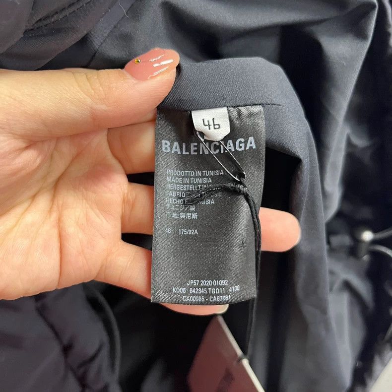 Balenciaga Balenciaga latest black and white football print logo long Size US M / EU 48-50 / 2 - 4 Thumbnail