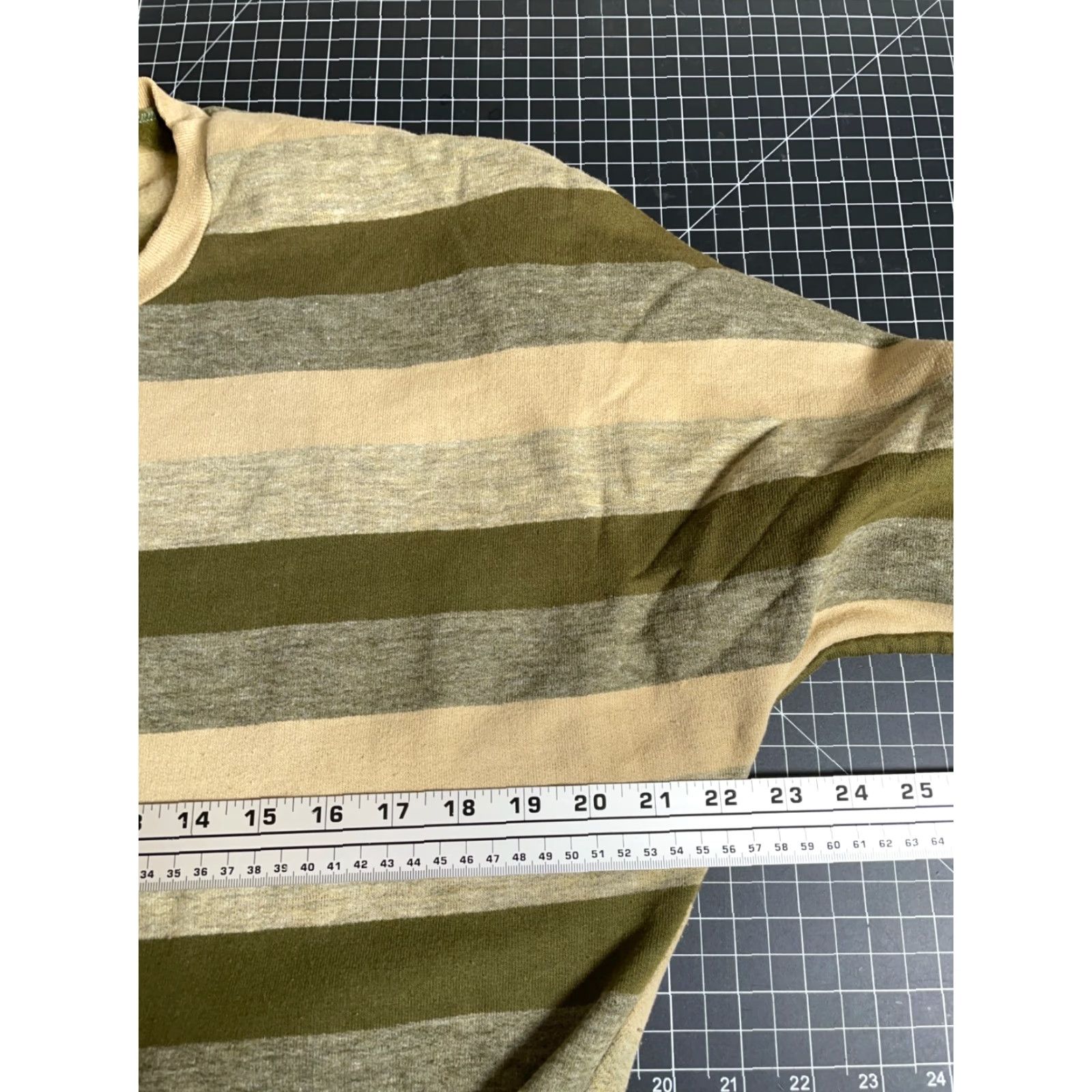 Vintage VINTAGE 70s Striped Sweatshirt Adult Medium Beige J.J. Thunder Crew Neck Long Sleeve 50/50 Cotton Polyester Knit Pullover Size US M / EU 48-50 / 2 - 5 Thumbnail
