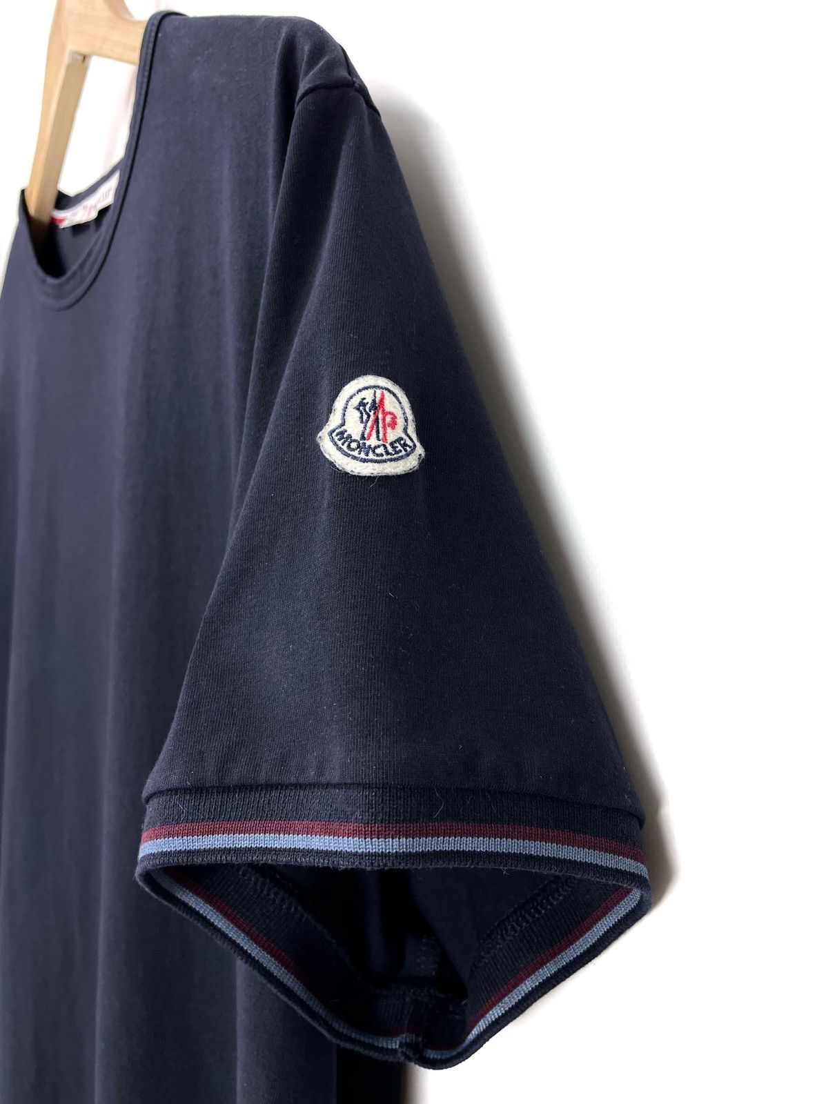 Moncler Moncler Slim Fit Tricolour Sleeve T-Shirt – Navy Size US XL / EU 56 / 4 - 2 Thumbnail