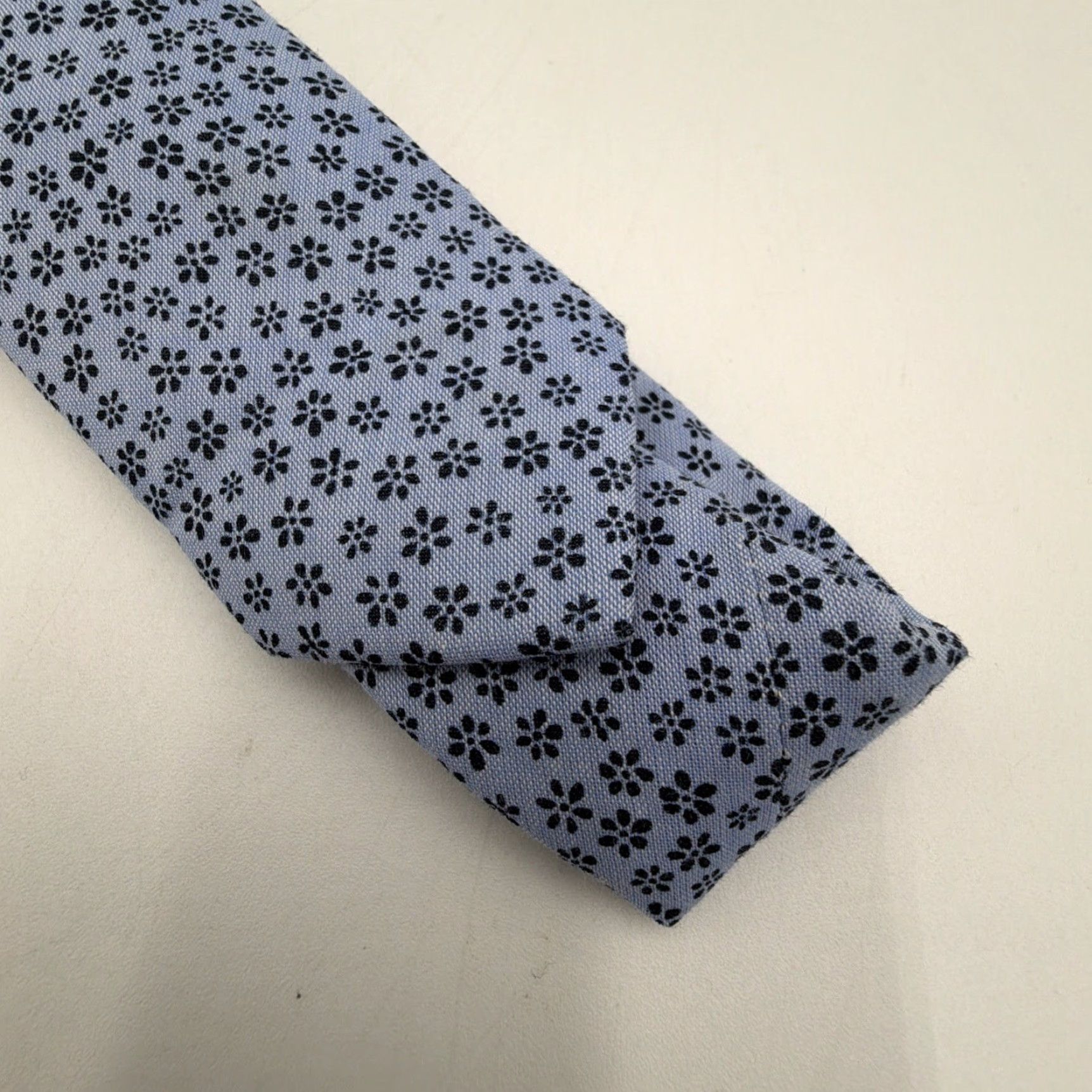 Express Men’s Blue Floral Neck Tie With Tag Slim Thin New Size ONE SIZE - 2 Thumbnail