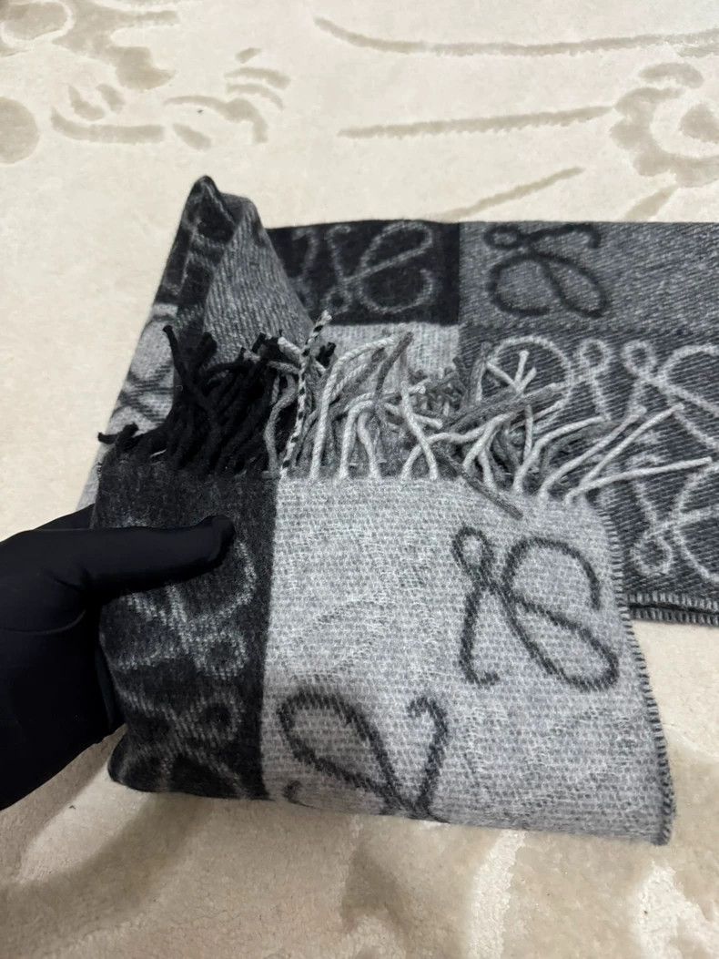 Loewe LOEWE Gray Scarf for Women Size ONE SIZE - 5 Thumbnail