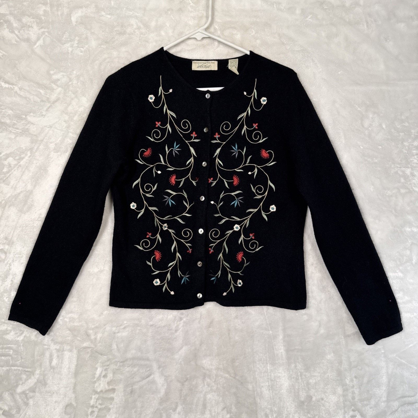 Lord & Taylor Lord & Taylor Black Lamb wool Cardigan embroidered floral Size M / US 6-8 / IT 42-44 - 1 Thumbnail