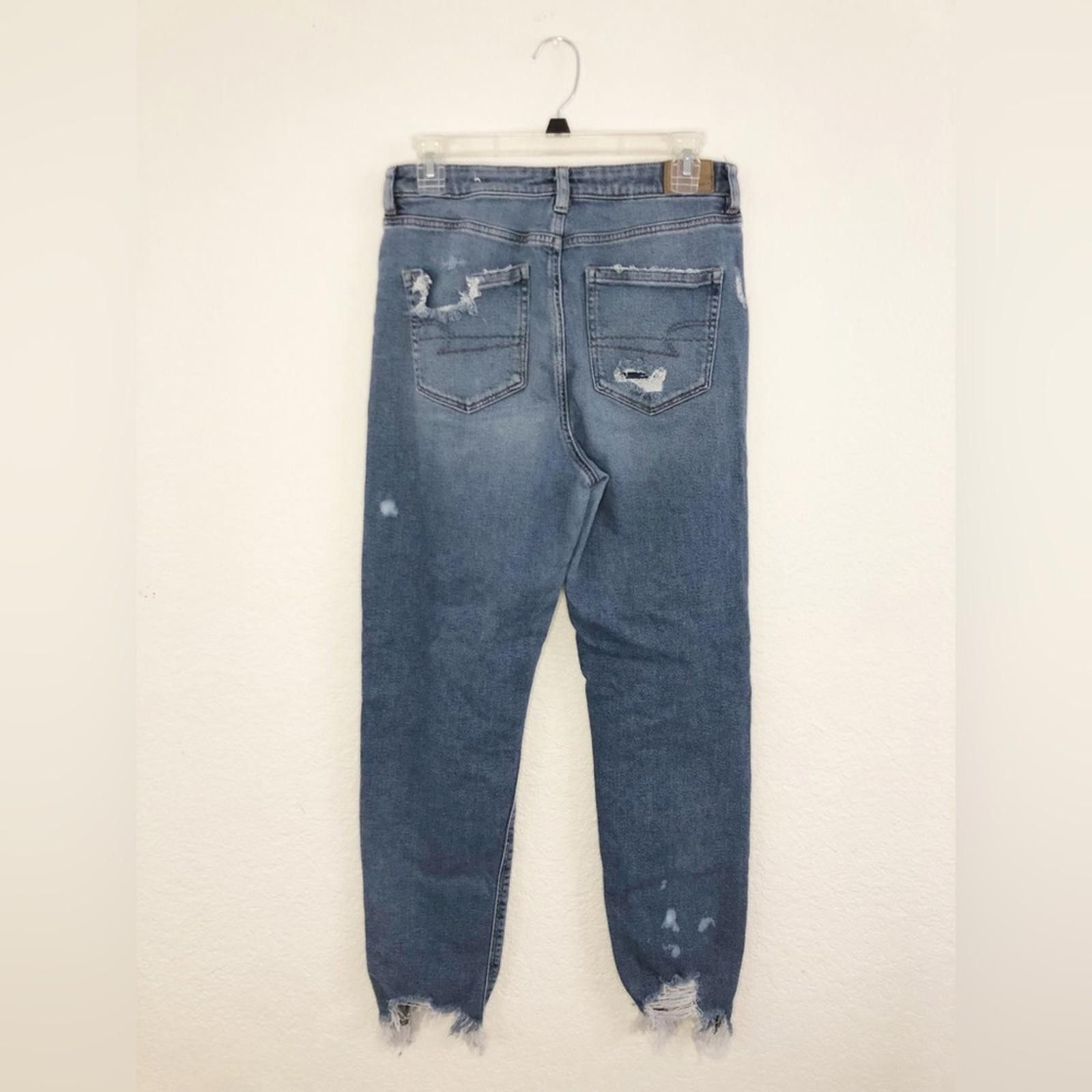 American Eagle Outfitters 12L American Eagle High-Rise Distressed Blue Mom Jeans Size 34" / US 12 / IT 48 - 2 Thumbnail