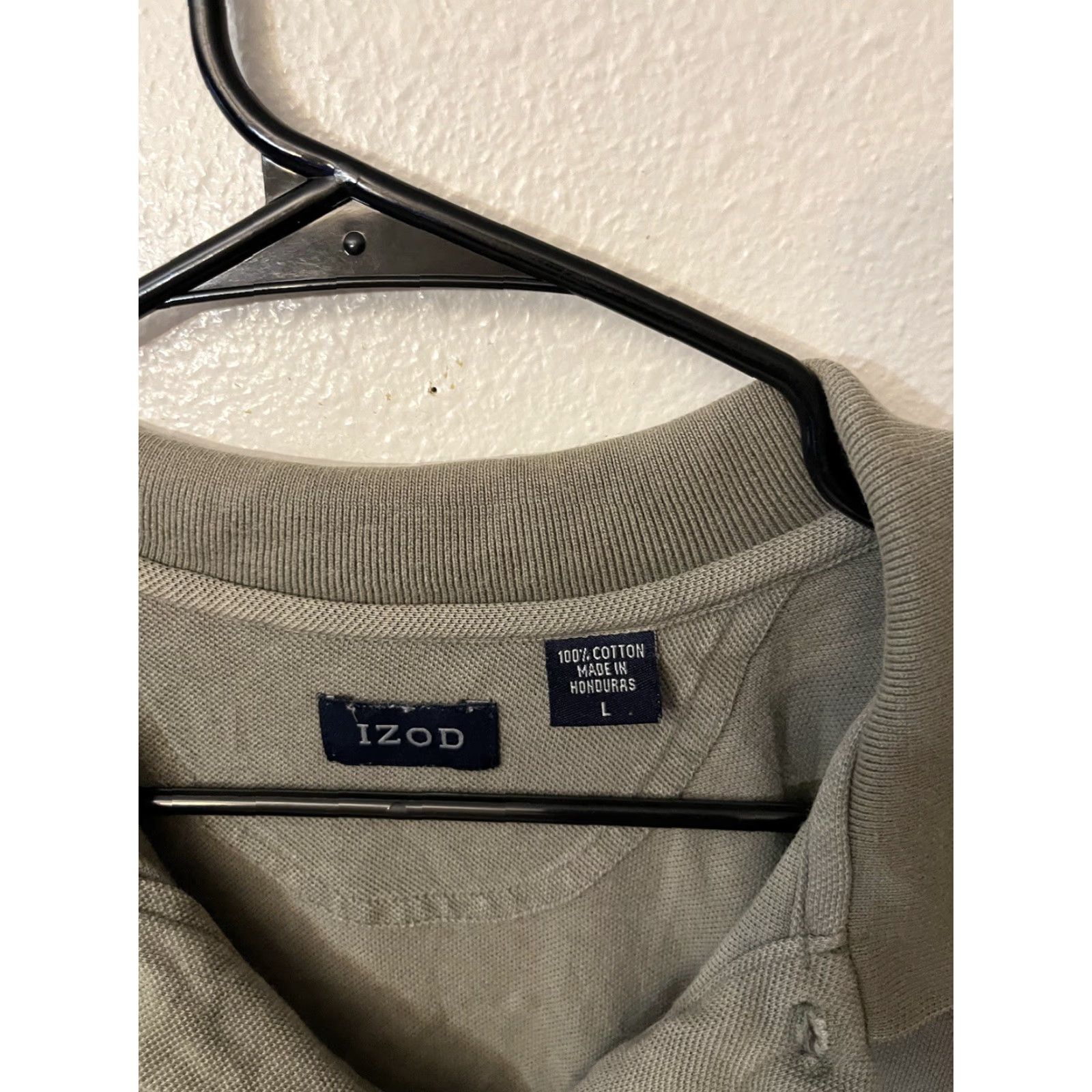 Izod VINTAGE? No. IZOD GOLF POLO SHIRT Men’s Size L Green Solid Short Sleeve Button Collar Knit 100% Cotton Logo Patch Golf Casual Modern Classic Mens Size US L / EU 52-54 / 3 - 3 Thumbnail