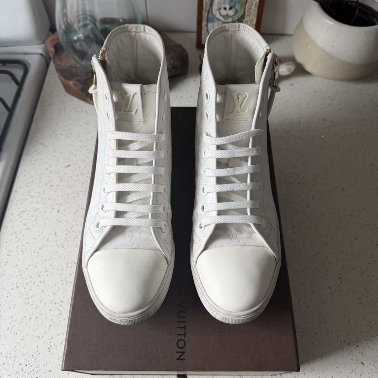 Louis Vuitton Louis Vuitton White Hi-Top Monogram Sneakers / Made in Italy Size US 7.5 / IT 37.5 - 3 Thumbnail