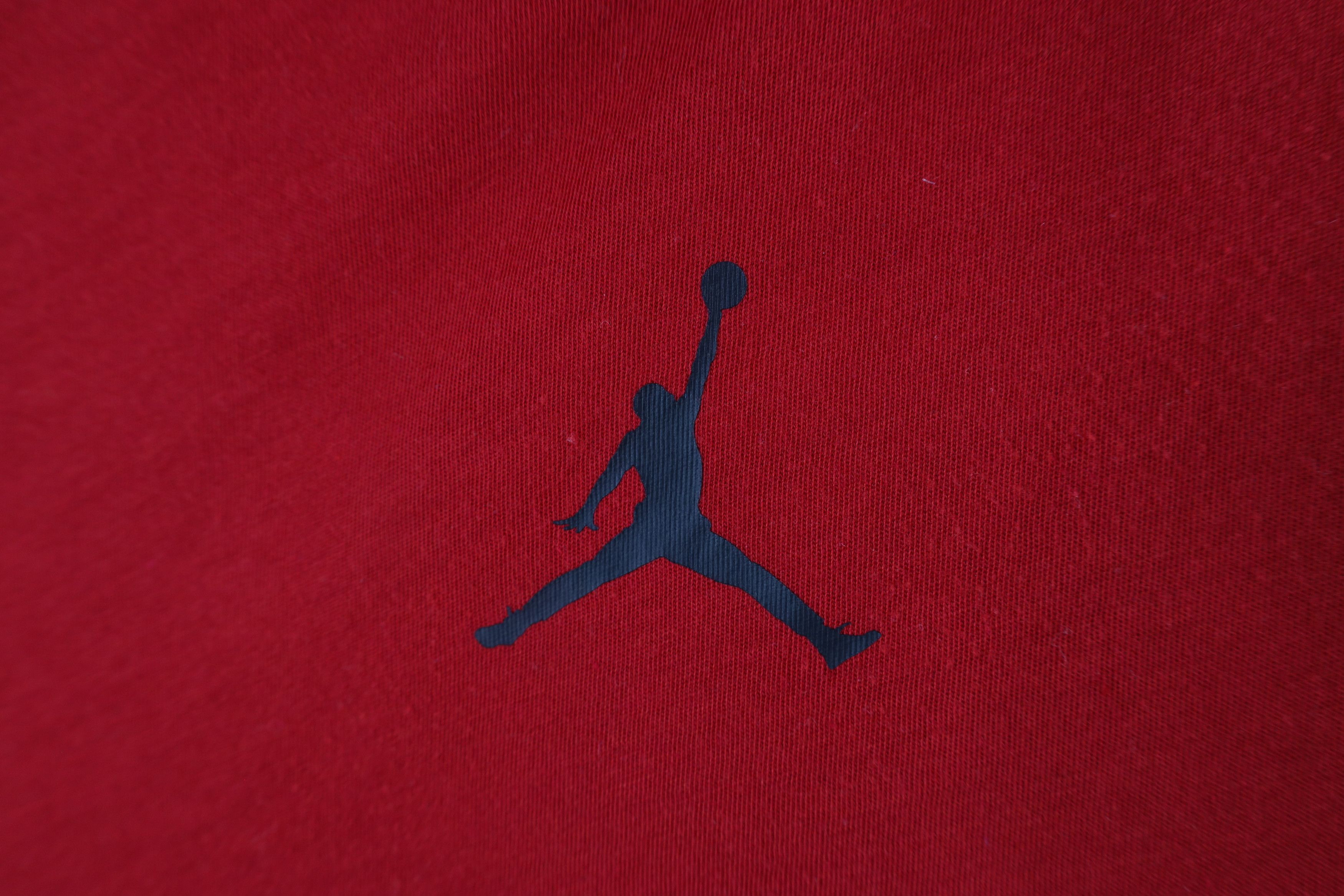 Nike × Vintage Nike Air Jordan Center Logo Knit Short Sleeve T-Shirt Red Size US XL / EU 56 / 4 - 4 Thumbnail