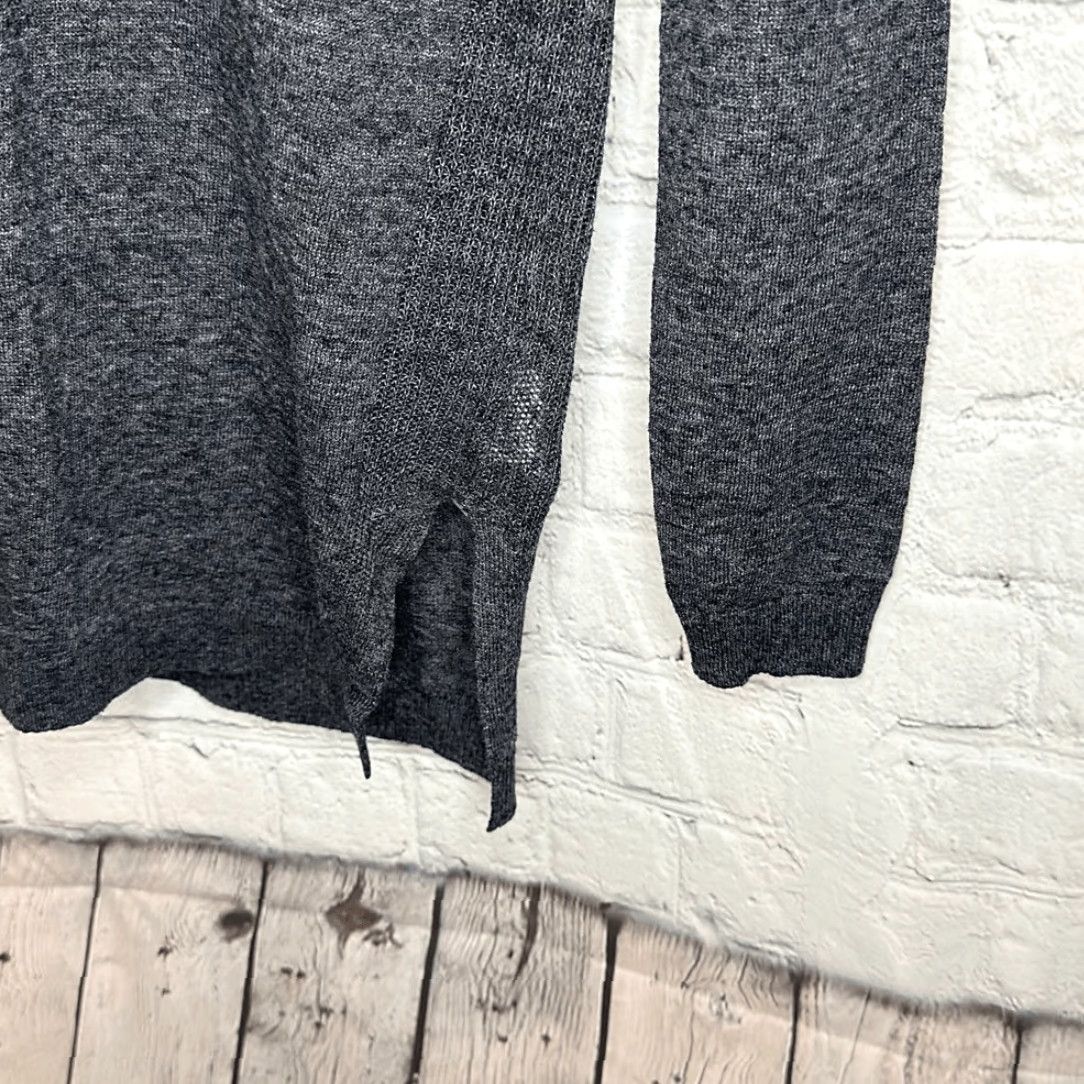Gap Gap Women's Sweater Long Sleeve V-Neck XS Gray Lightweight Pullover New Size XS / US 0-2 / IT 36-38 - 2 Thumbnail
