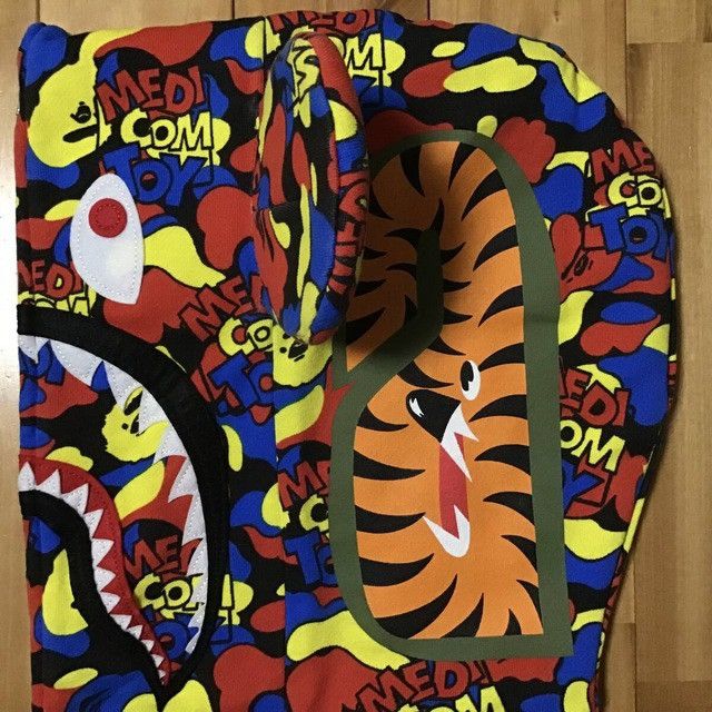 Bape × Medicom Toy BAPE × medicom toy BE@R Shark Full Zip Hoodie APE Size US M / EU 48-50 / 2 - 5 Thumbnail