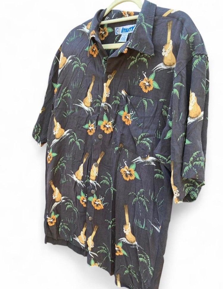 Vintage Vintage Hawaiian Shirt Black Flowered w/ Back Print M Aloha Size US M / EU 48-50 / 2 - 4 Thumbnail