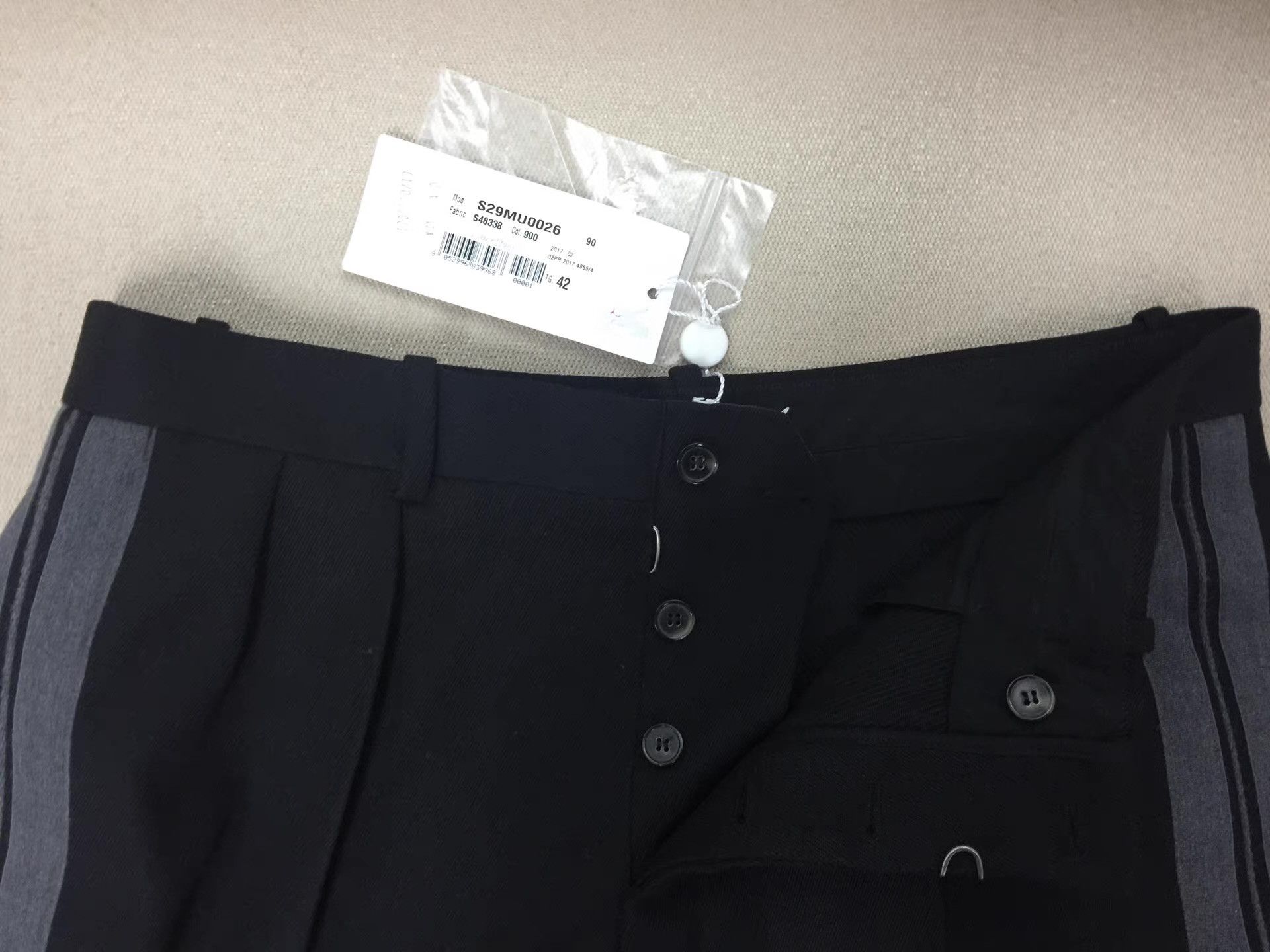Maison Margiela Maison Margiela Deconstructed Wool Shorts Ｑ21 Size US 34 / EU 50 - 4 Thumbnail