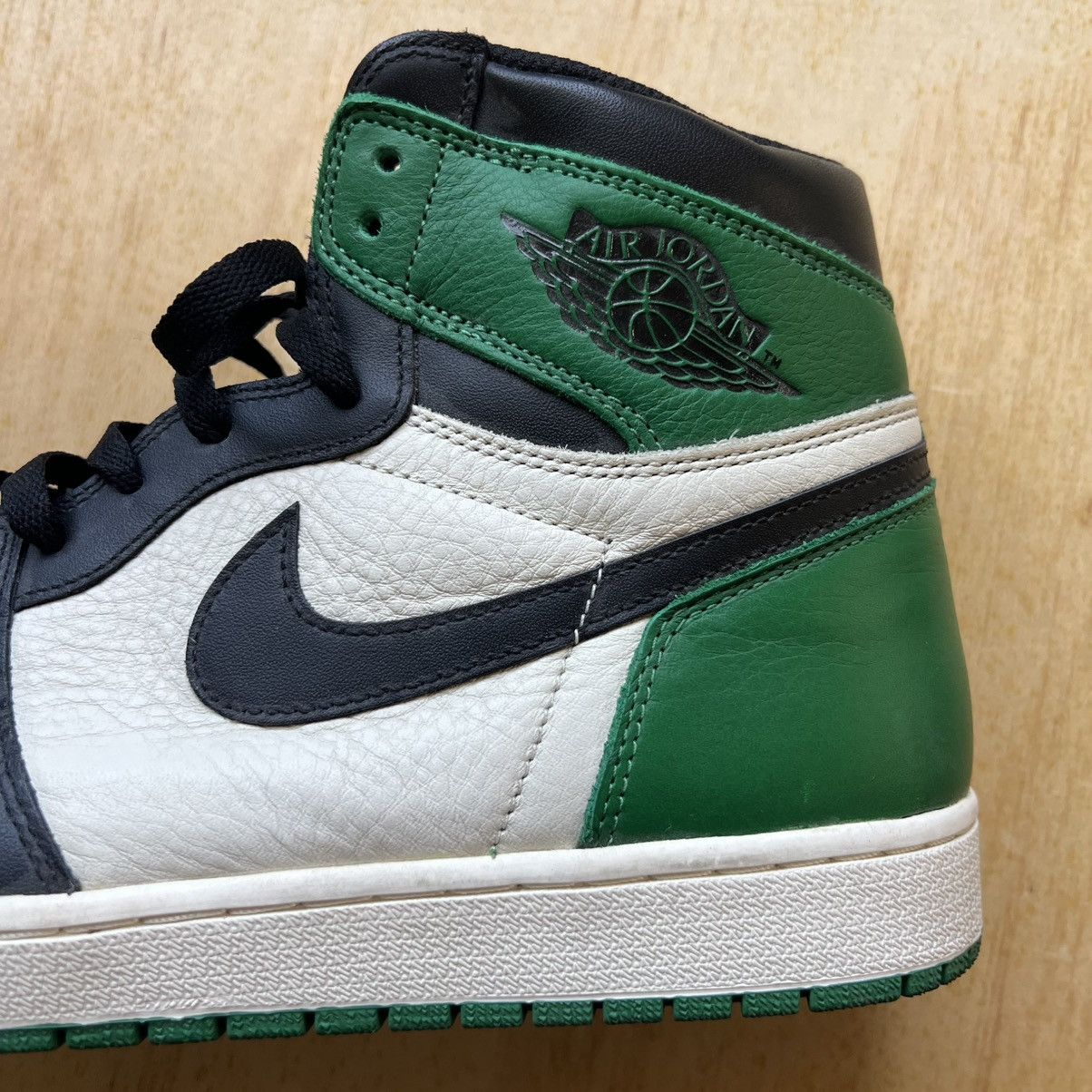 Jordan Brand Air Jordan 1 High Pine Green Size US 14 / EU 47 - 5 Thumbnail