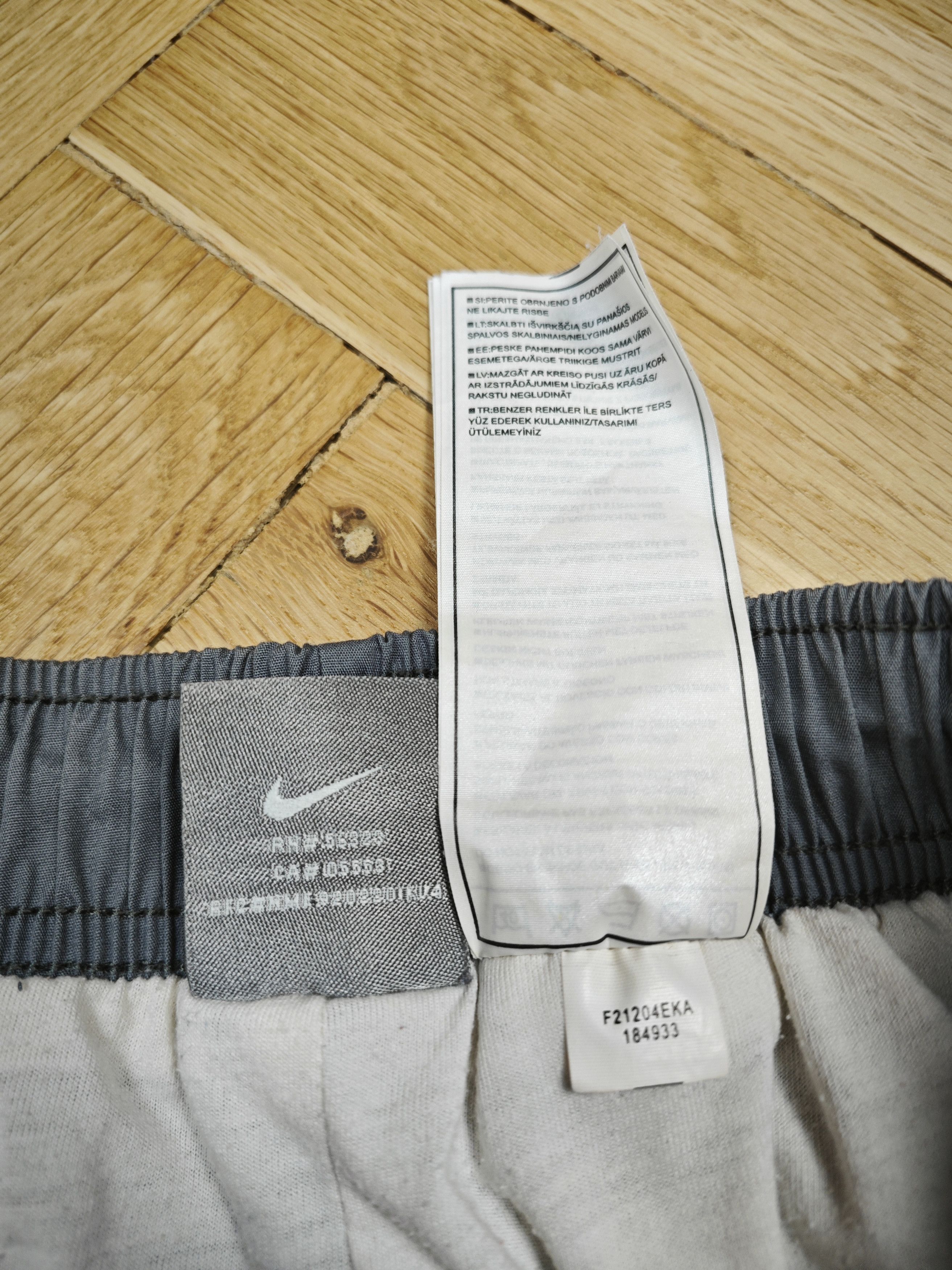 Nike Nike vintage track pants Size US 34 / EU 50 - 6 Thumbnail
