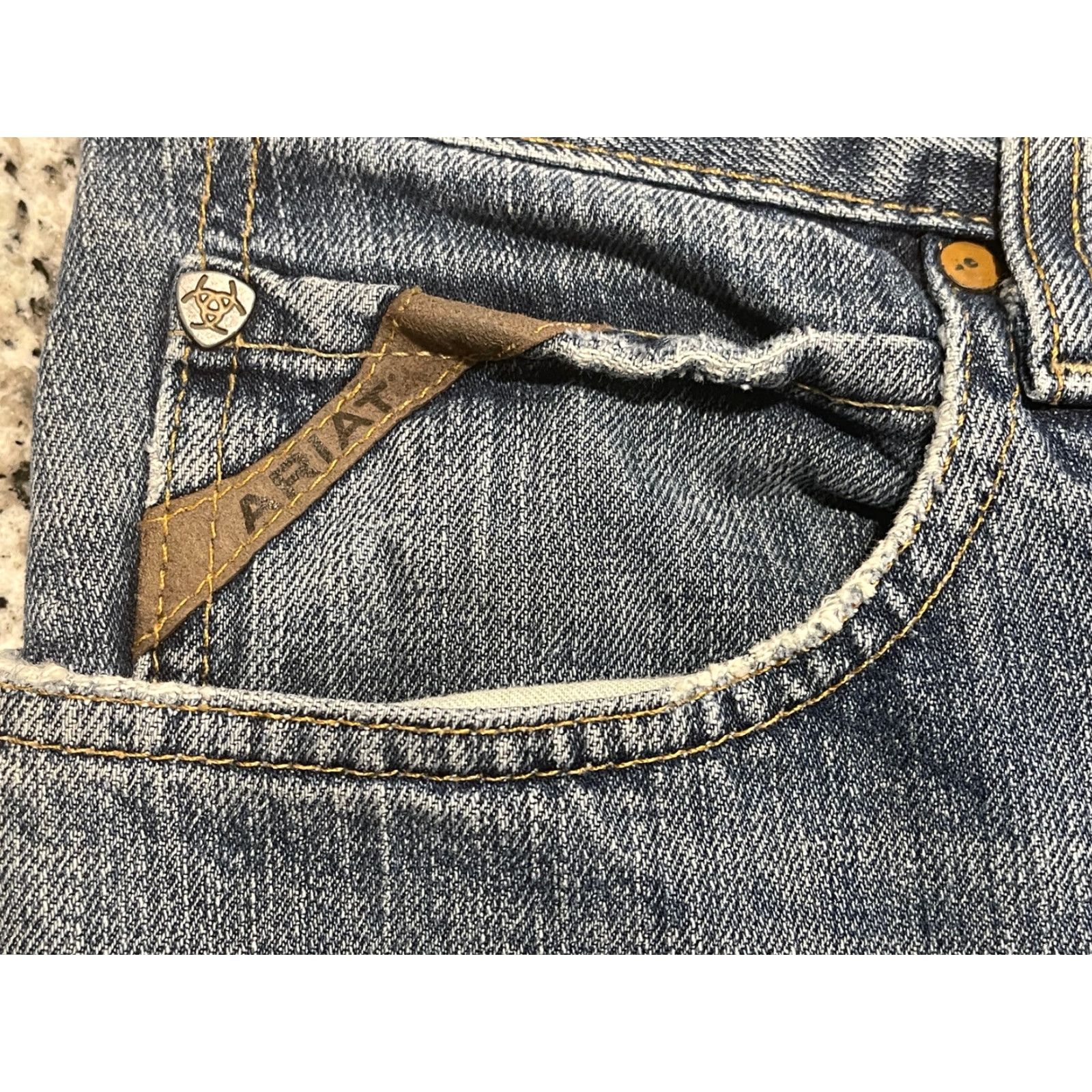 Ariat Ariat Jeans Mens 32 Blue Denim Relaxed Bootcut Cowboy Southwestern 5-Pocket Logo Button Zipper Regular fitting 35 Inseam Jeans Mens Size US 32 / EU 48 - 5 Thumbnail