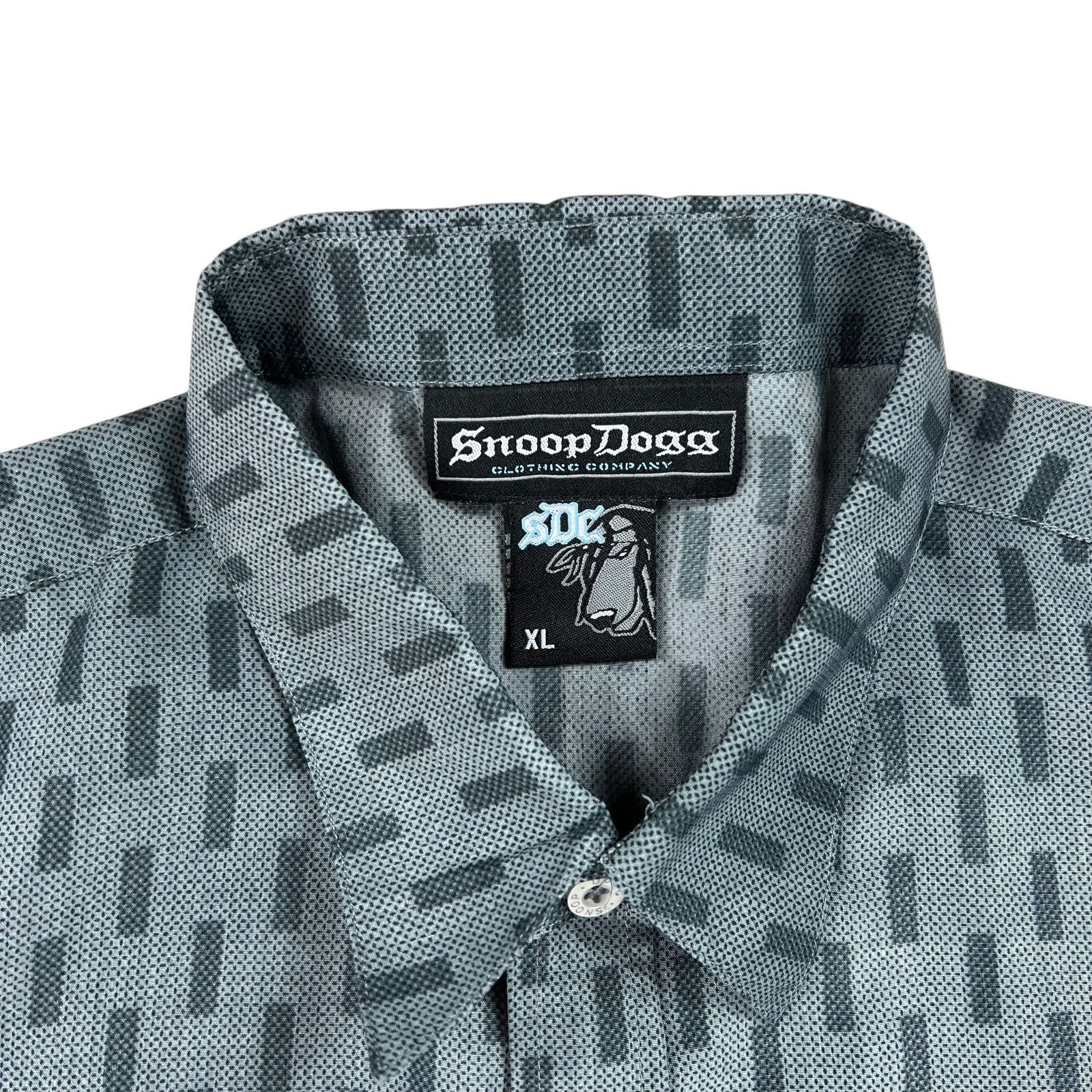 Rap Tees × Snoop Dogg × Vintage Vintage Y2K Snoop Dogg Clothing Co boxy button up shirt (XL) Size US XL / EU 56 / 4 - 6 Thumbnail