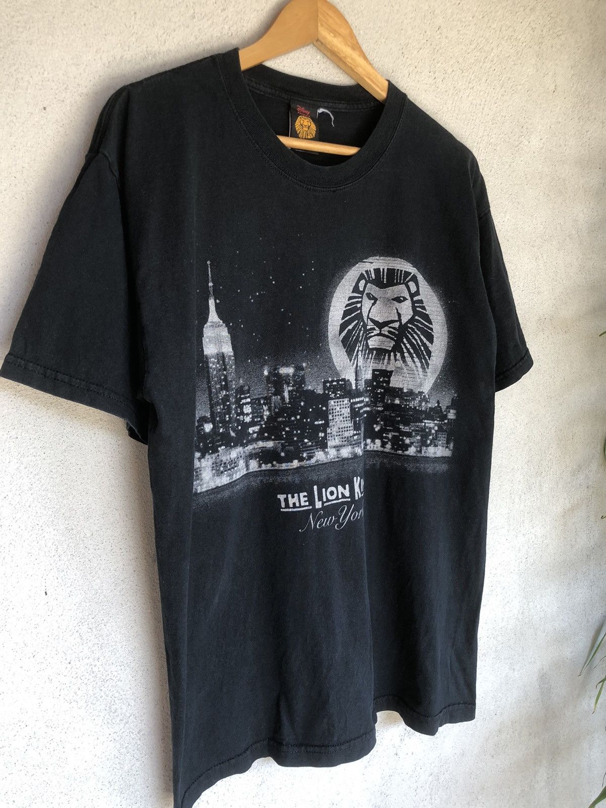 Vintage Vintage Y2K Disney The Lion King New York Movie Tee Size US L / EU 52-54 / 3 - 2 Thumbnail