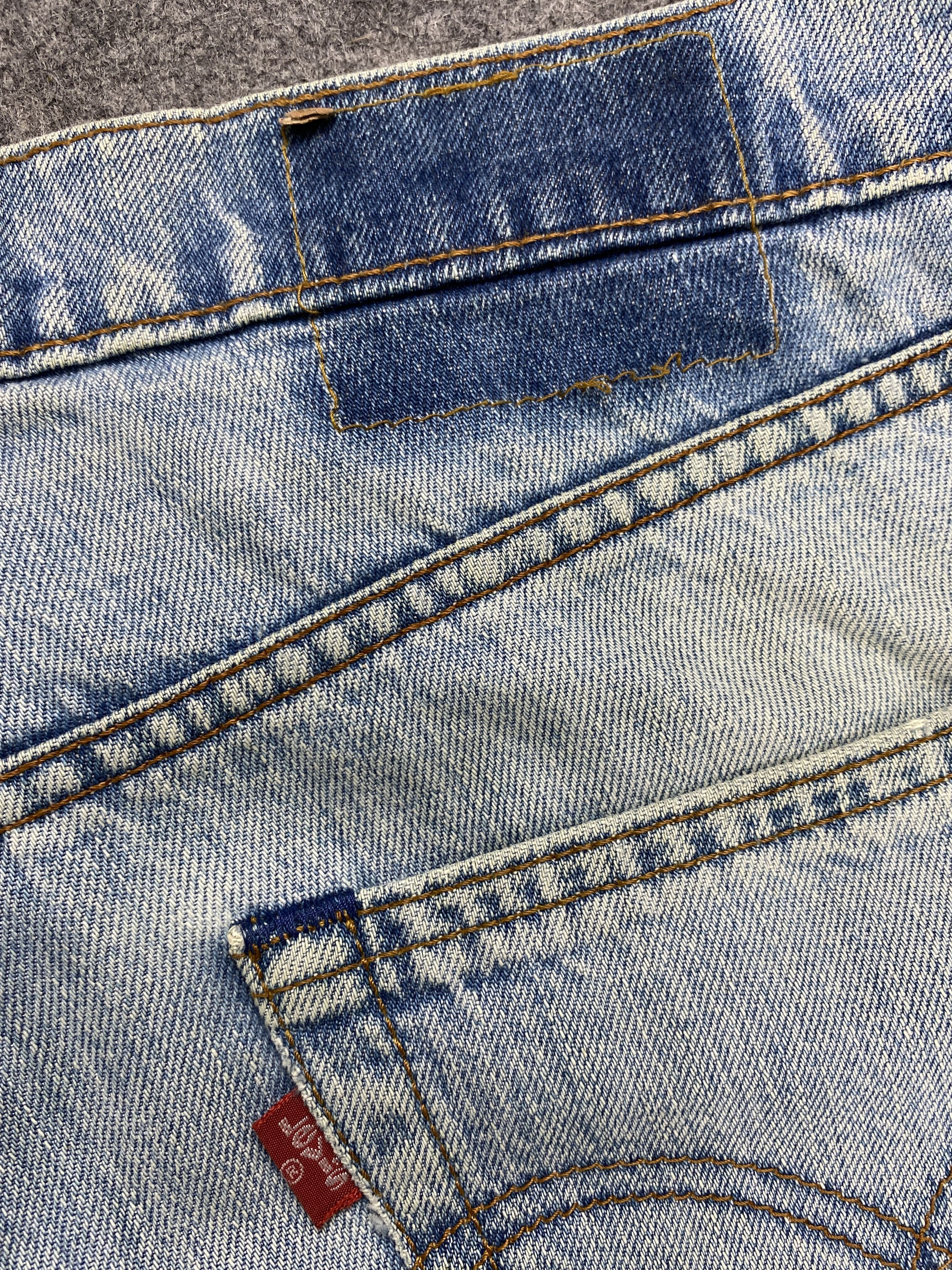 Vintage Light Blue Wash Vintage Levi's Jeans 33x29 Denim -JN2163 Size US 33 - 9 Thumbnail