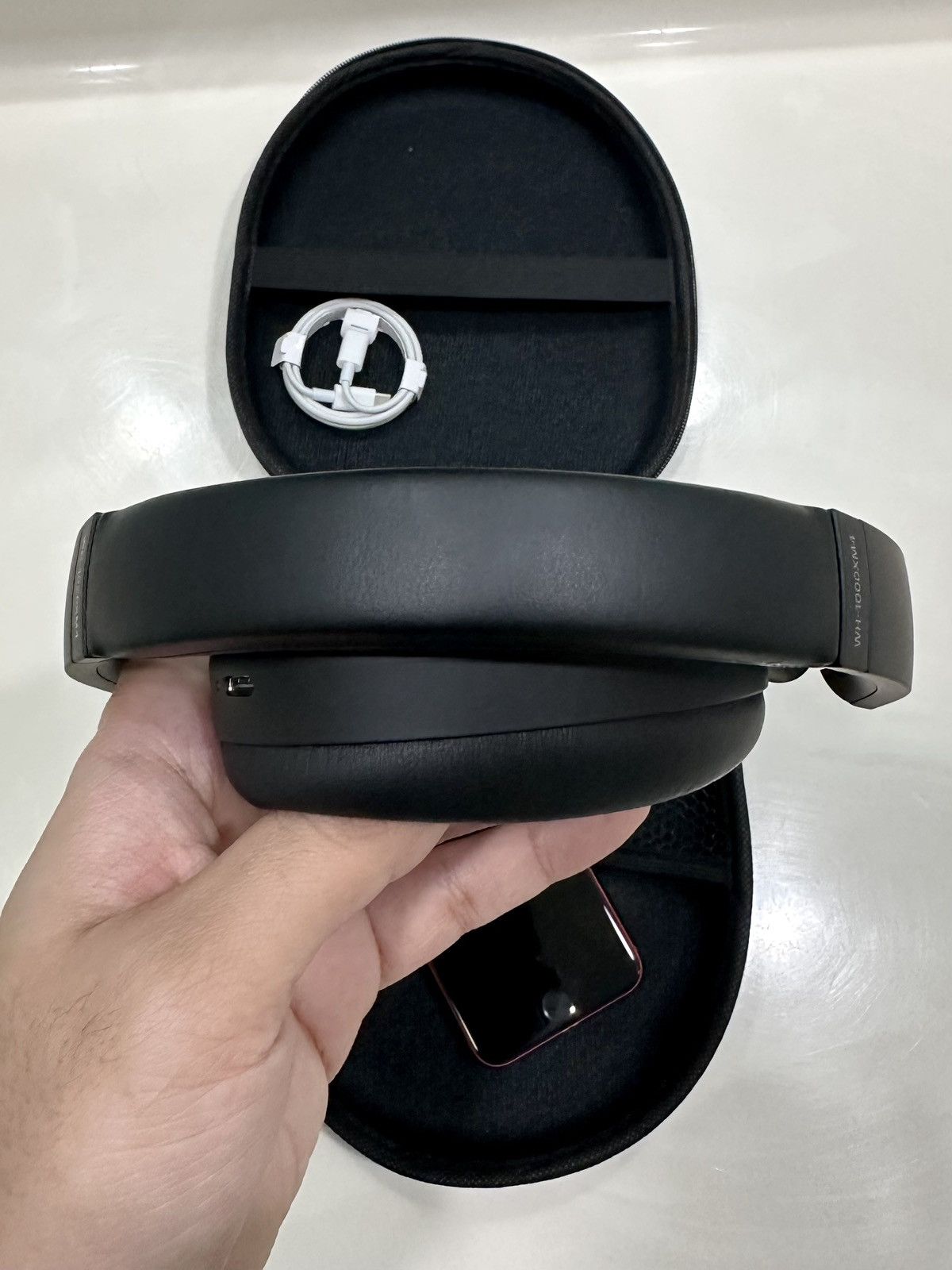 Sony Sony WH1000XM4 Wireless Headphones With a Carrying Case Size US S / EU 44-46 / 1 - 6 Thumbnail