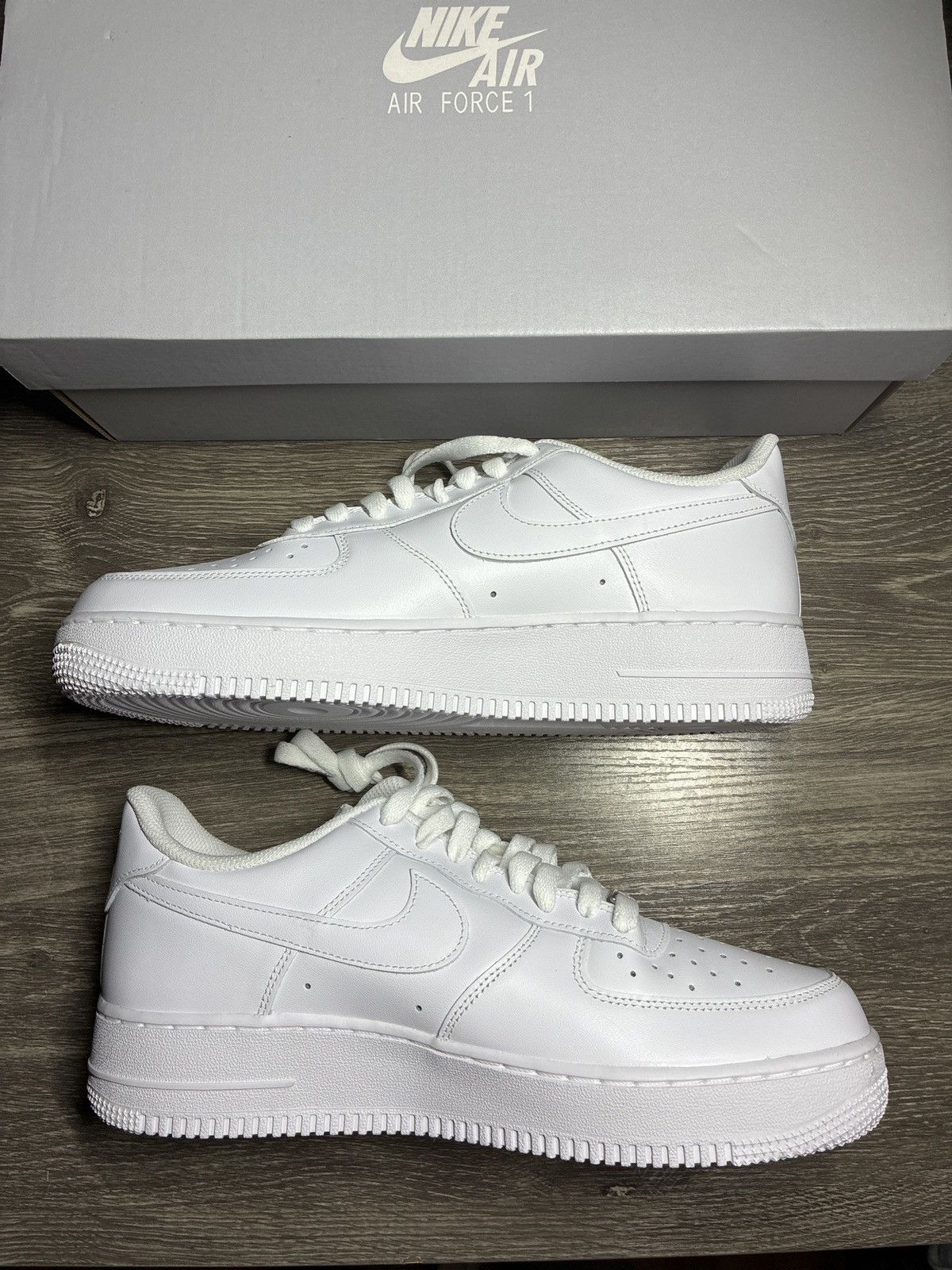 Nike WHITE AIRFORCES Size US 9 / EU 42 - 4 Thumbnail