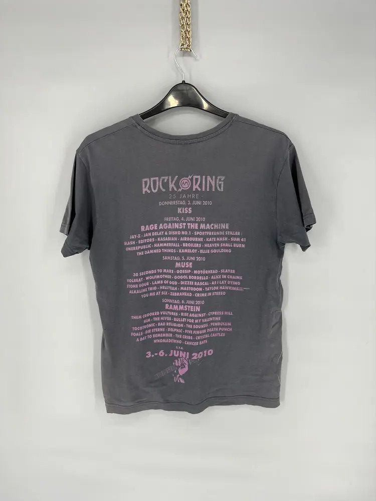 Band Tees Vintage Y2K rock ring festival kiss muse rammstein 2010 Size US S / EU 44-46 / 1 - 8 Thumbnail