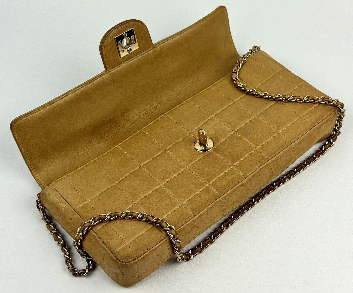 Chanel Chanel - 2000’s - East - West - Tan - Chocolate Bar - Flap Size ONE SIZE - 21 Thumbnail