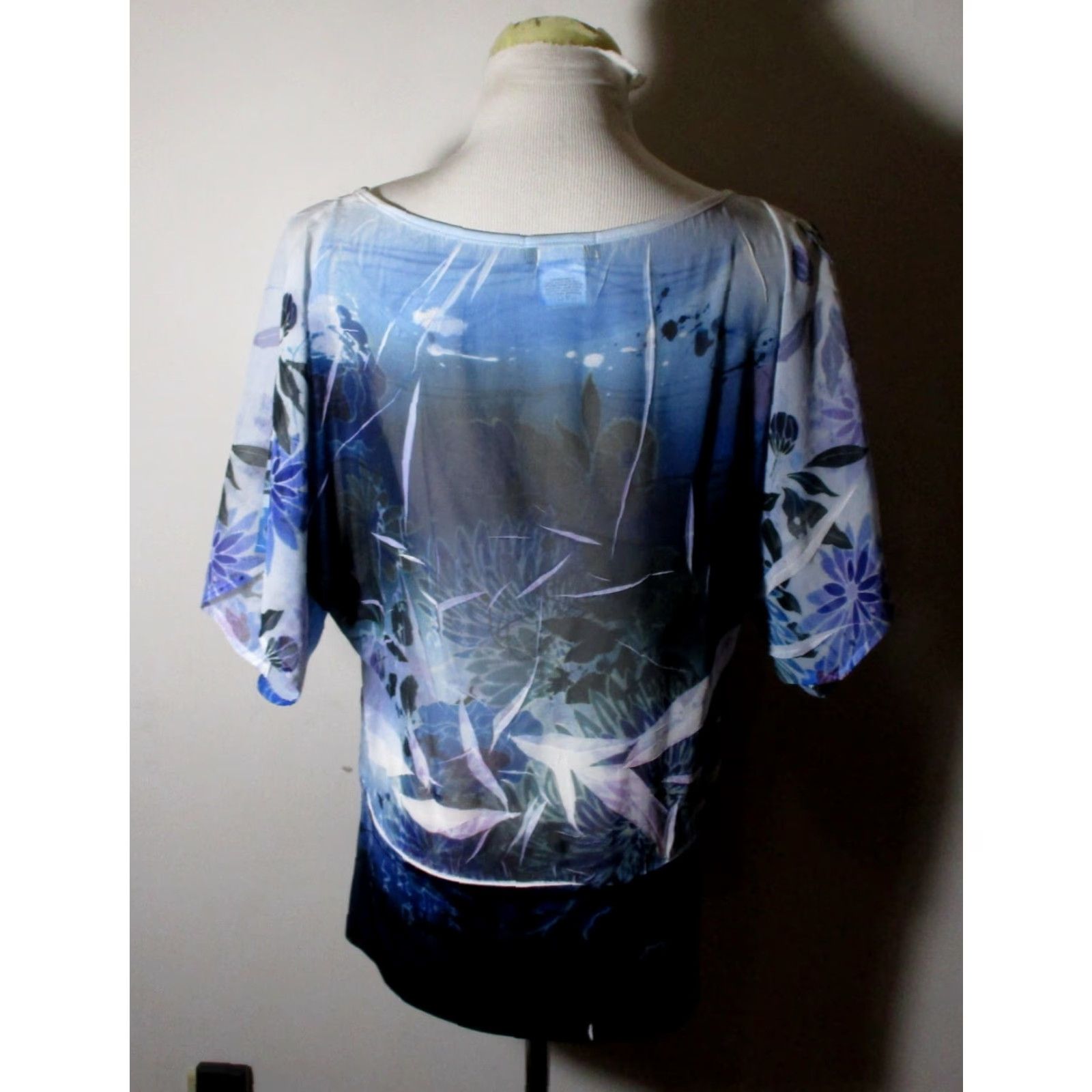 Vintage FLEURISH Blouse Shirt Blue L Womens Short Sleeve Sheer Vintage No NWOT Fashion Geometric Pattern 100% Polyester Body Waist Casual Size L / US 10 / IT 46 - 4 Thumbnail
