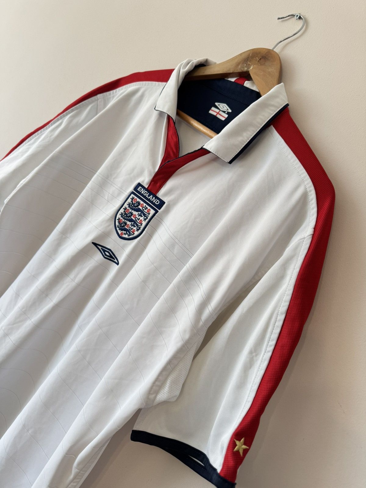 Umbro Vintage England 2004-2005 Home Soccer Jersey Football Shirt Size US XL / EU 56 / 4 - 7 Thumbnail