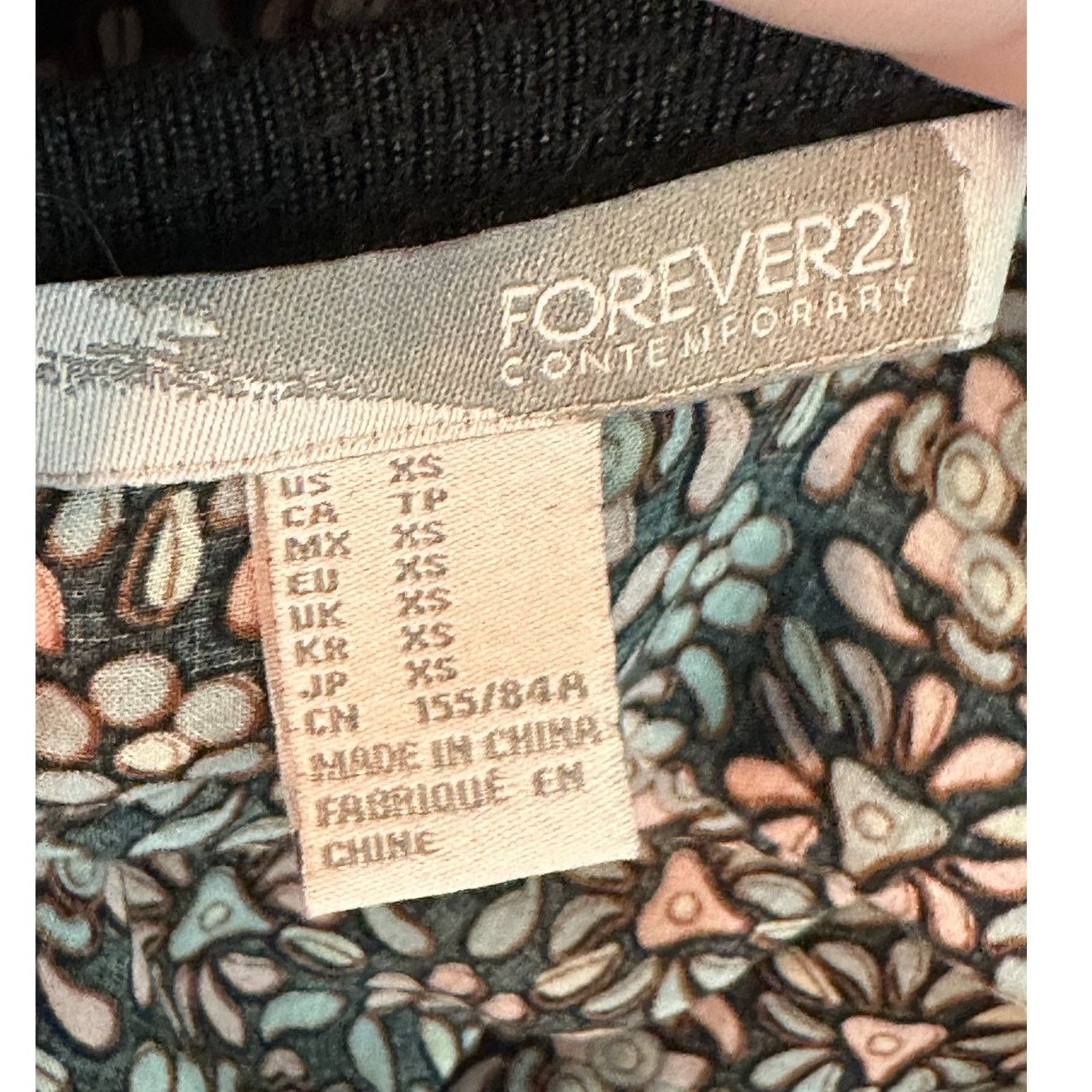 Forever 21 Forever 21 floral short sleeves blouse size XS Size XS / US 0-2 / IT 36-38 - 3 Thumbnail