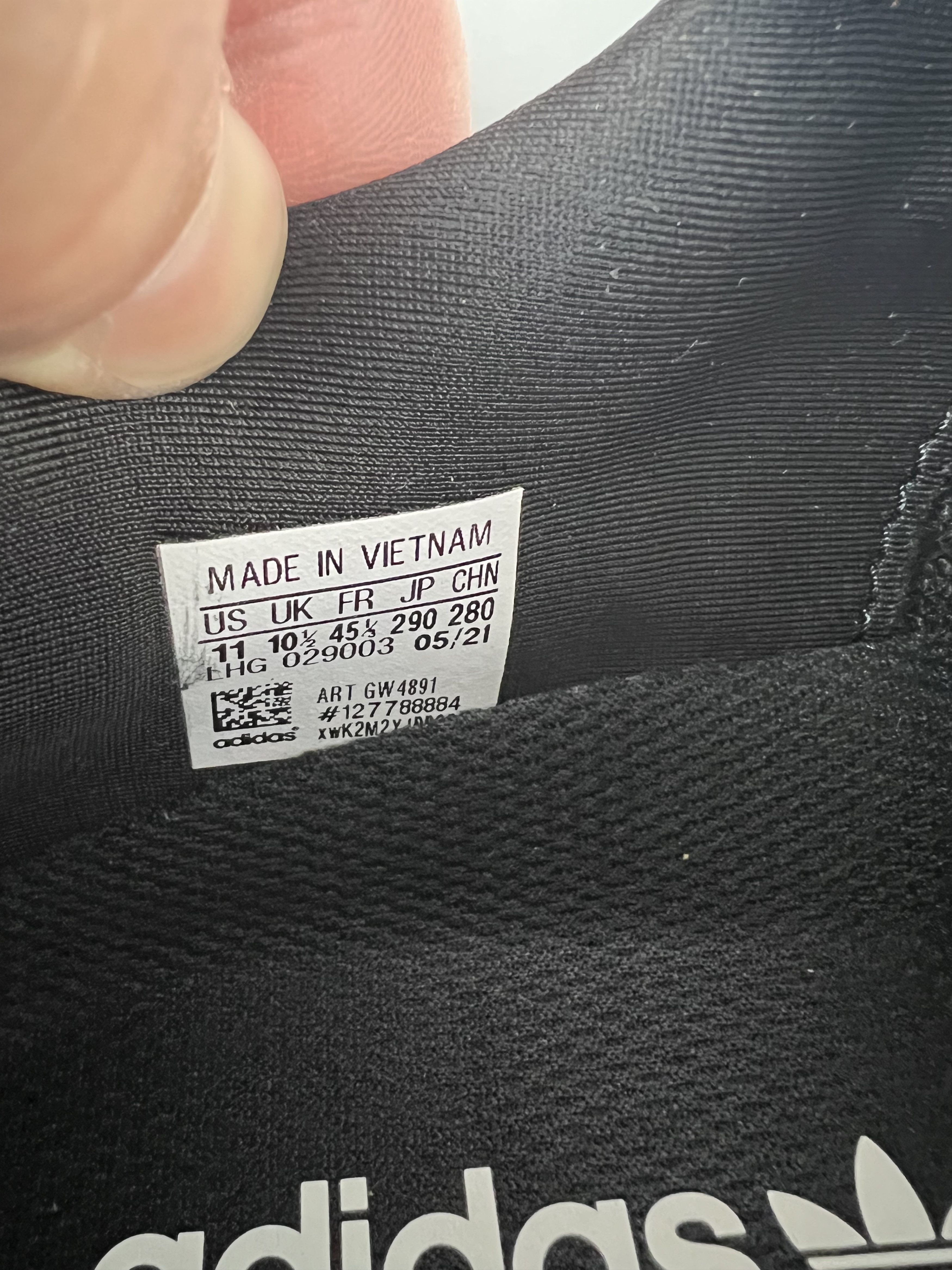 Adidas Adidas Tyshawn Low Sneakers Size US 11 Size US 11 / EU 44 - 8 Thumbnail