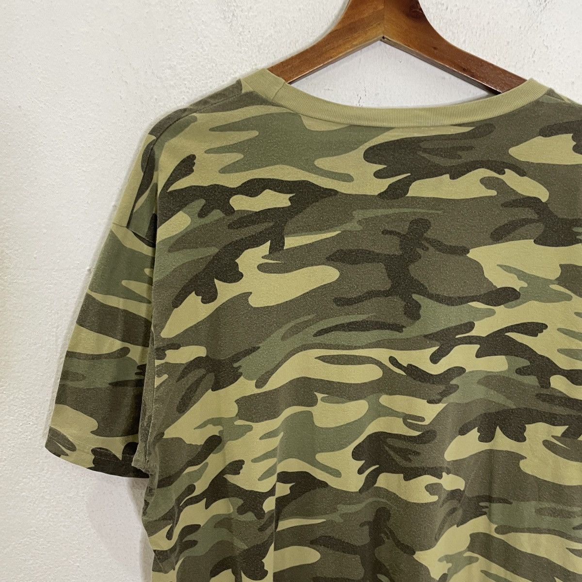 Hard Rock Cafe Vintage Hard Rock New York Skulls Camo Tee Size US L / EU 52-54 / 3 - 9 Thumbnail