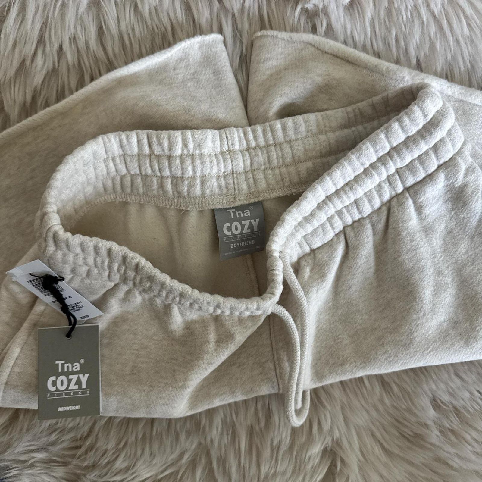 Aritzia NWT ARITZIA TNA Cozy Boyfriend High Rise Short - Cream XS Size 25" / US 0 / IT 36 - 4 Thumbnail