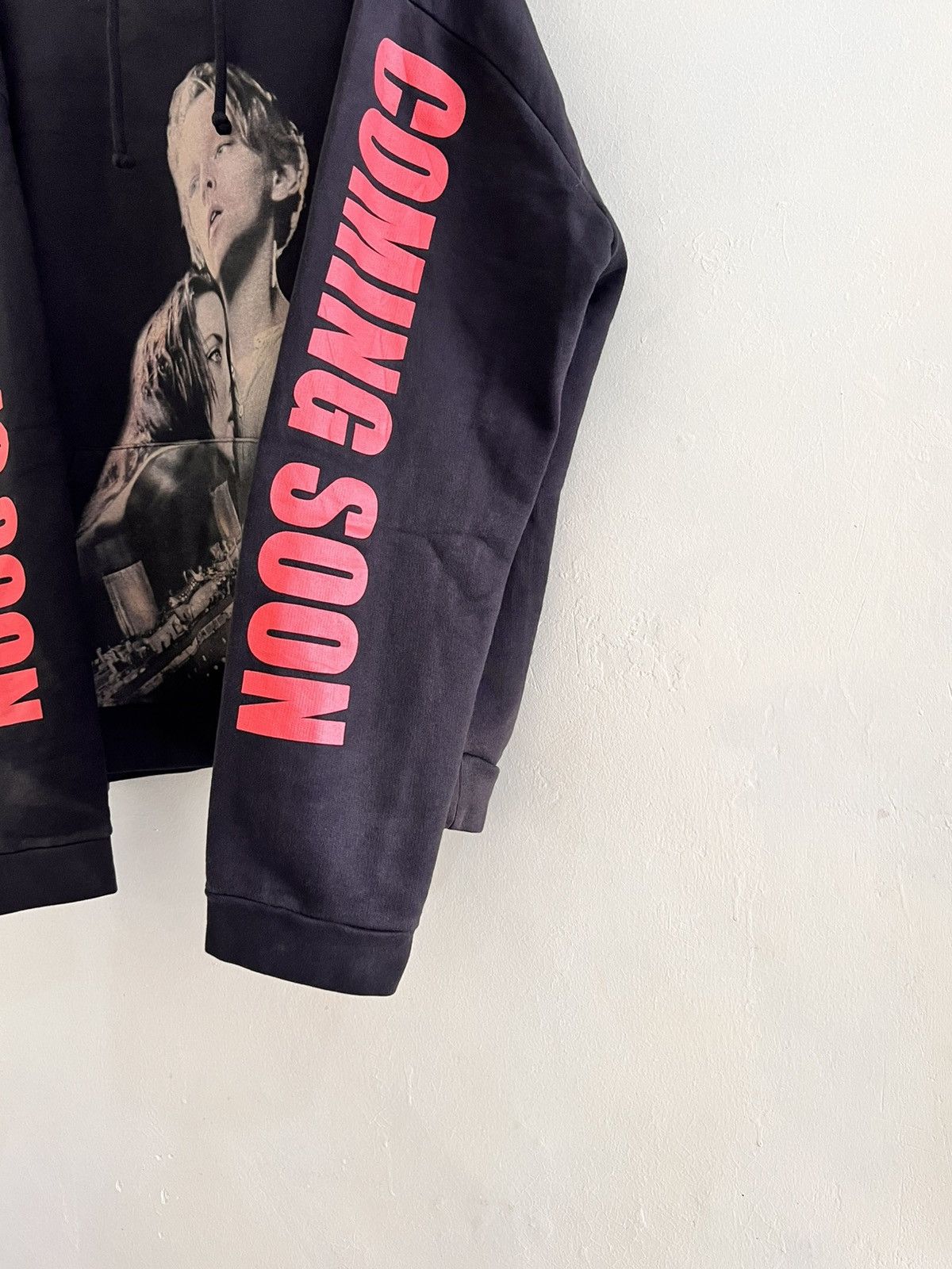 Vetements Coming Soon Titanic ‘thick version’ Hoodie Size US M / EU 48-50 / 2 - 5 Thumbnail