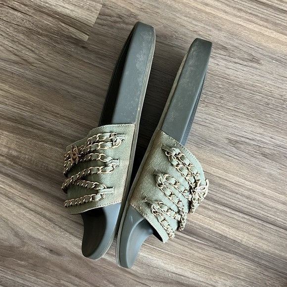 Chanel CHANEL RESORT 17 Chain Slide Mule Army Gold Sandals Dangle C Size US 10 / IT 40 - 7 Thumbnail
