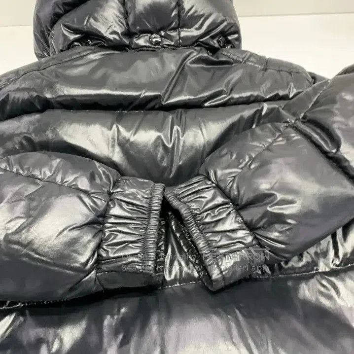 Moncler Moncler Logo Zip Detachable Hood Down Jacket. Size US S / EU 44-46 / 1 - 7 Thumbnail