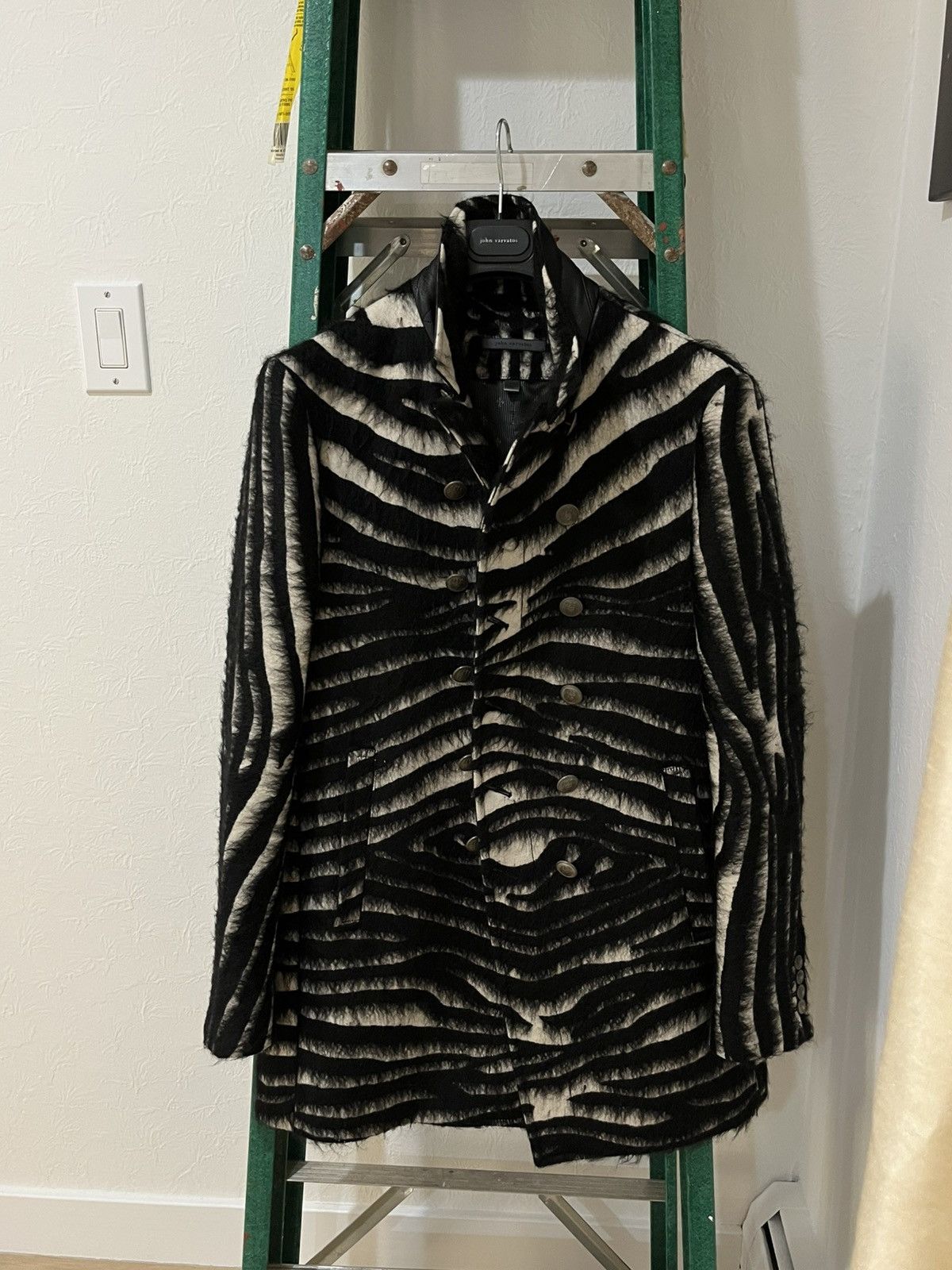 John Varvatos Wool & Mohair Zebra coat size 38 Size US M / EU 48-50 / 2 - 24 Thumbnail