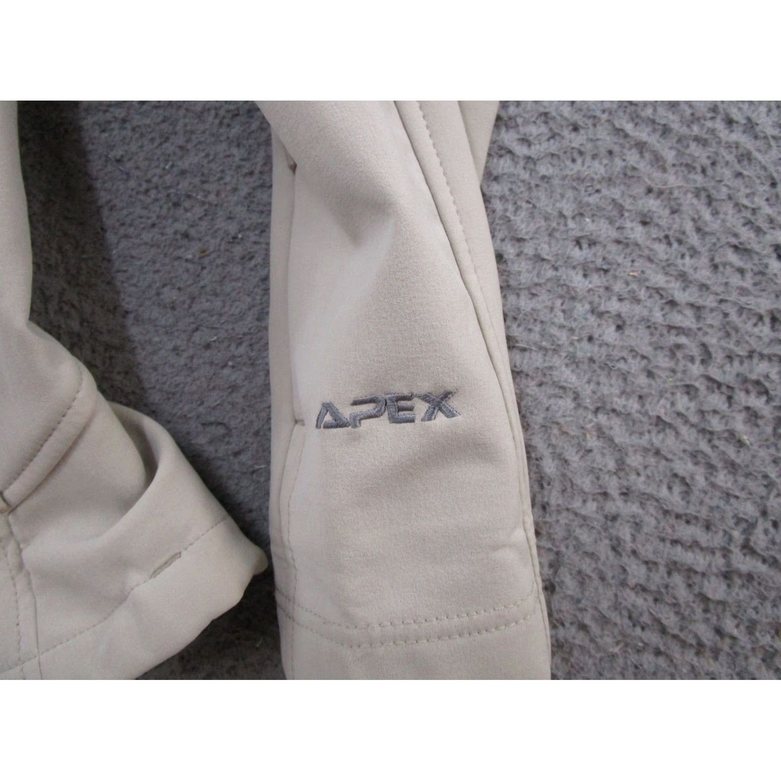 The North Face The North Face Ivory Apex Jacket Women M Soft Shell Lined Outdoor Regular Size Ivory Logo Size M / US 6-8 / IT 42-44 - 7 Thumbnail