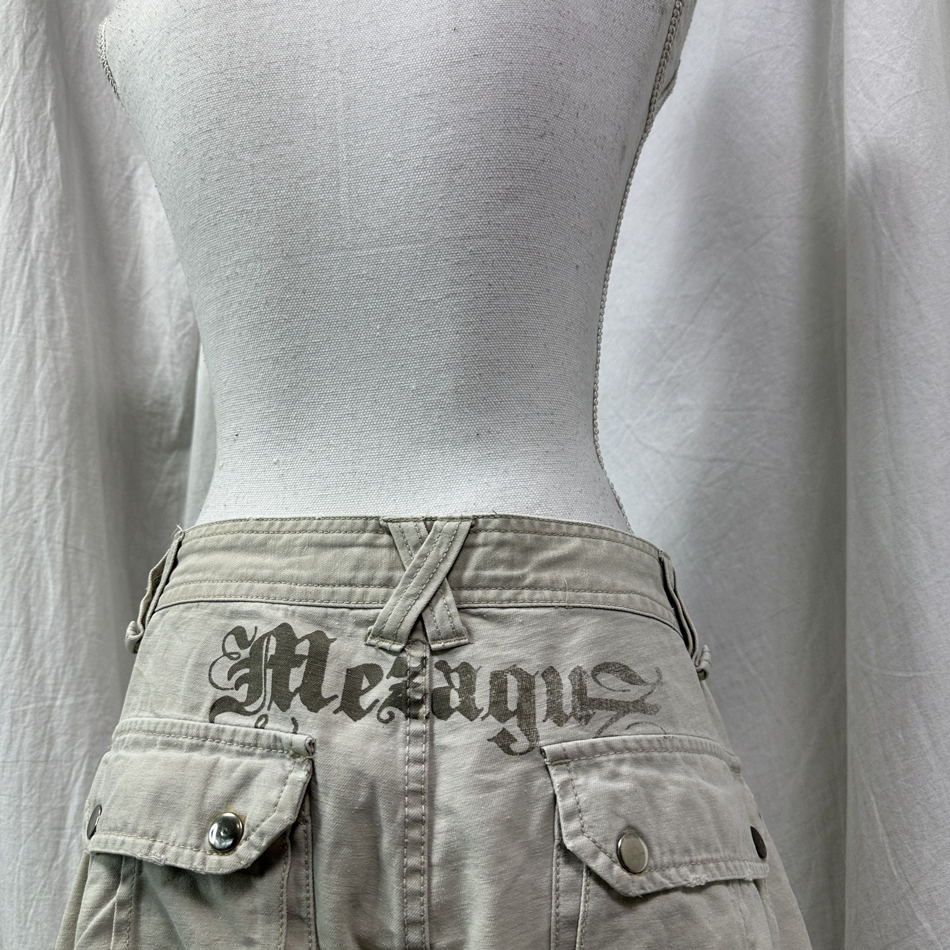 Vintage Vintage Streetwear Casual Cargo Koi Fish Print Shorts Y2K Size US 41 - 4 Thumbnail