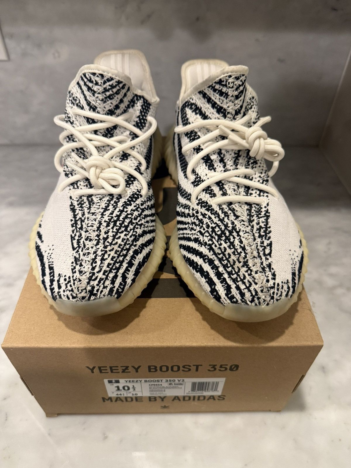 Yeezy Yeezy 350 V2 Zebra - Size 10.5 VNDS Size US 10.5 / EU 43-44 - 2 Thumbnail