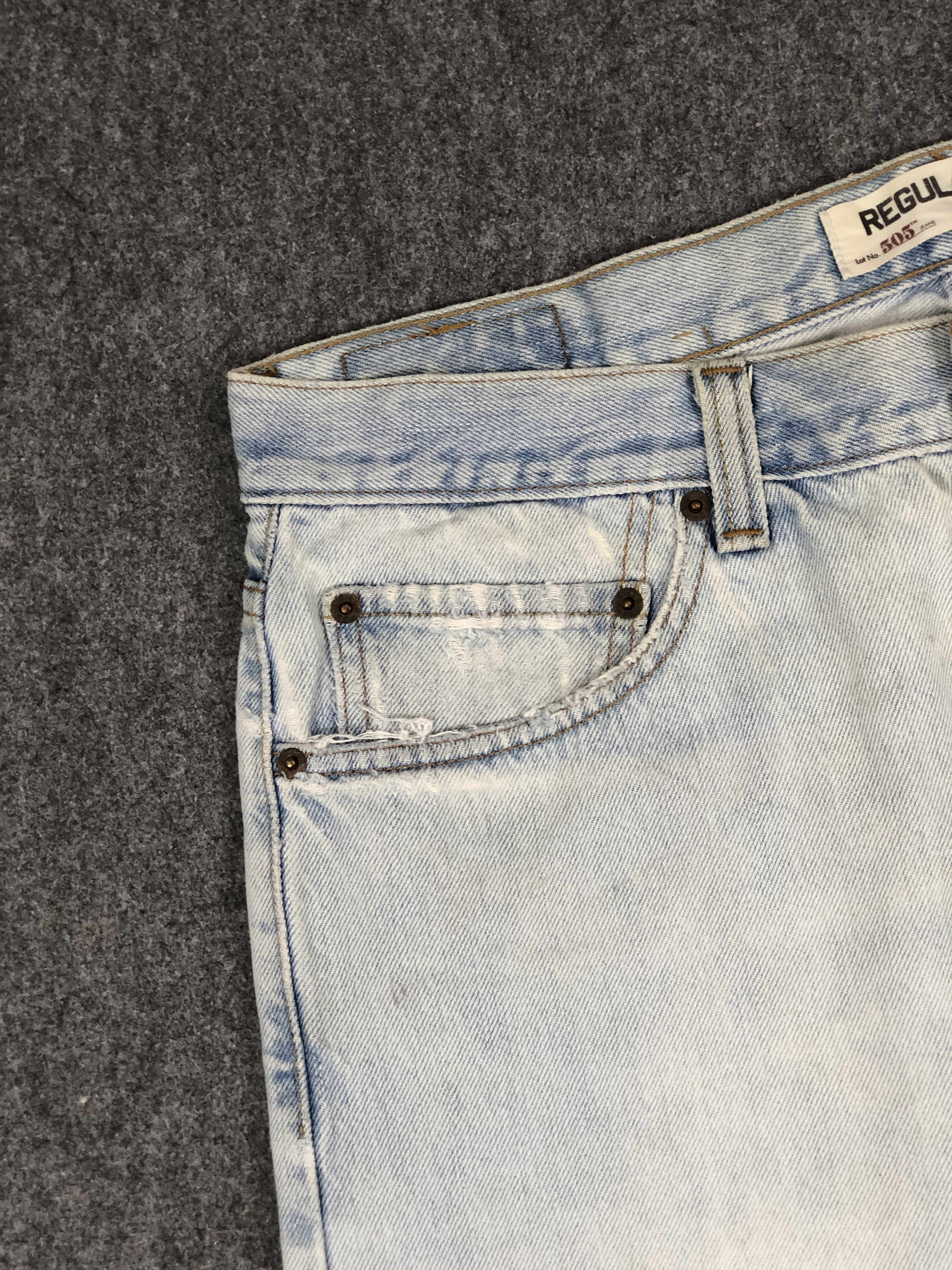 Levi's Light Washed Vintage Levis 505 Jeans DP2366 Size US 35 - 10 Thumbnail