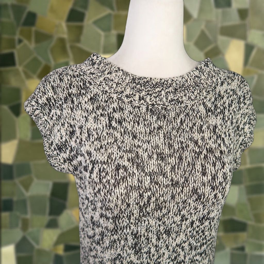 Liz Claiborne VINTAGE Liz Claiborne Sweater Vest Knit Cap Sleeve Silk Rayon Black Cream Marled S Sleeveless 90s Womens Size S / US 4 / IT 40 - 1 Thumbnail