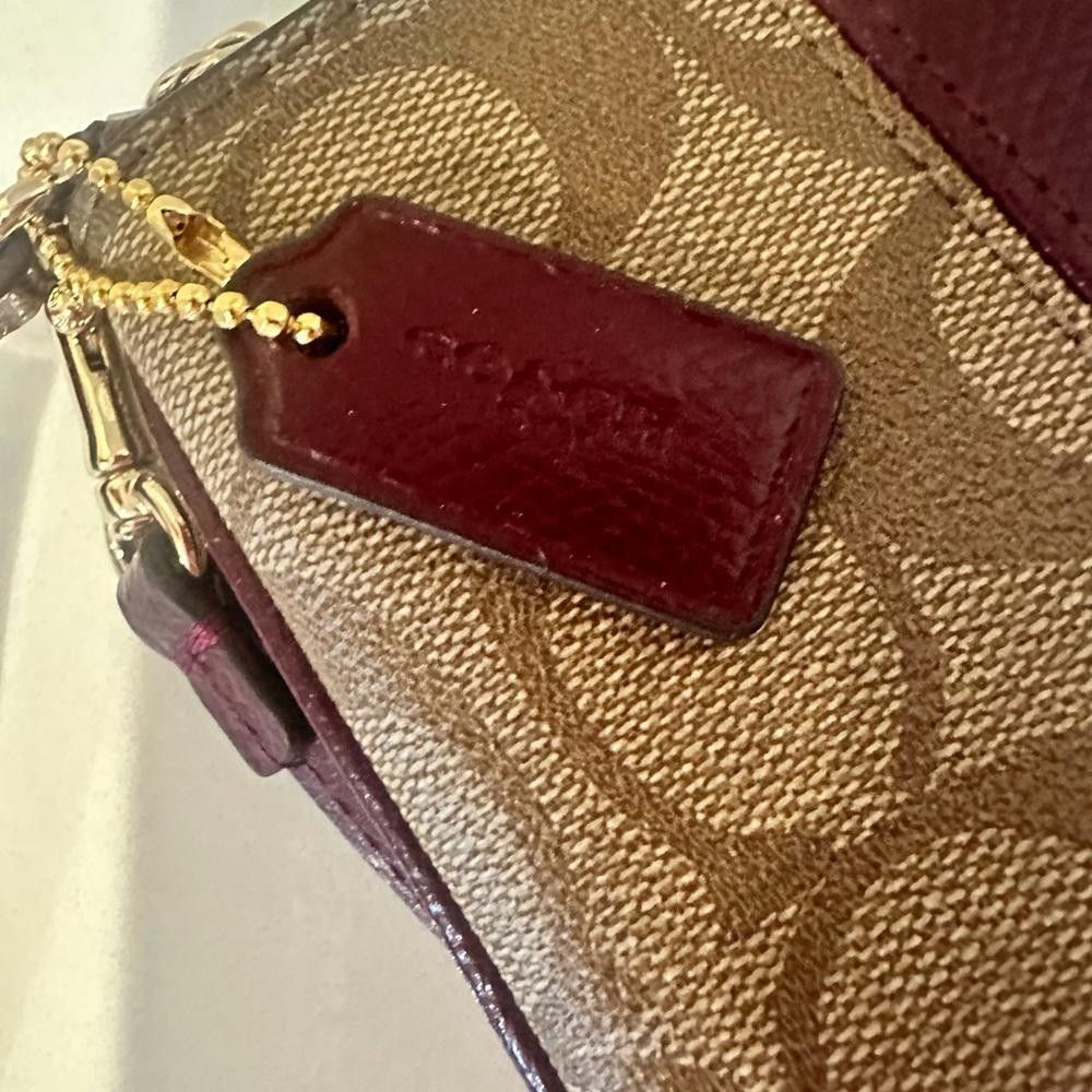 Coach COACH Corner Zip Wristlet Signature Khaki PVC Sherry Leather Size ONE SIZE - 5 Thumbnail