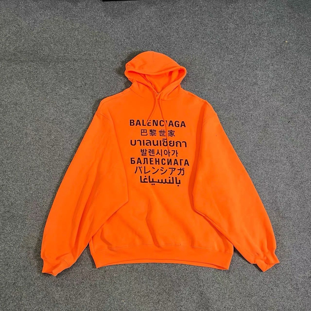 Balenciaga Balenciaga Seven-Language Sweatshirt K28 Size US M / EU 48-50 / 2 - 1 Thumbnail