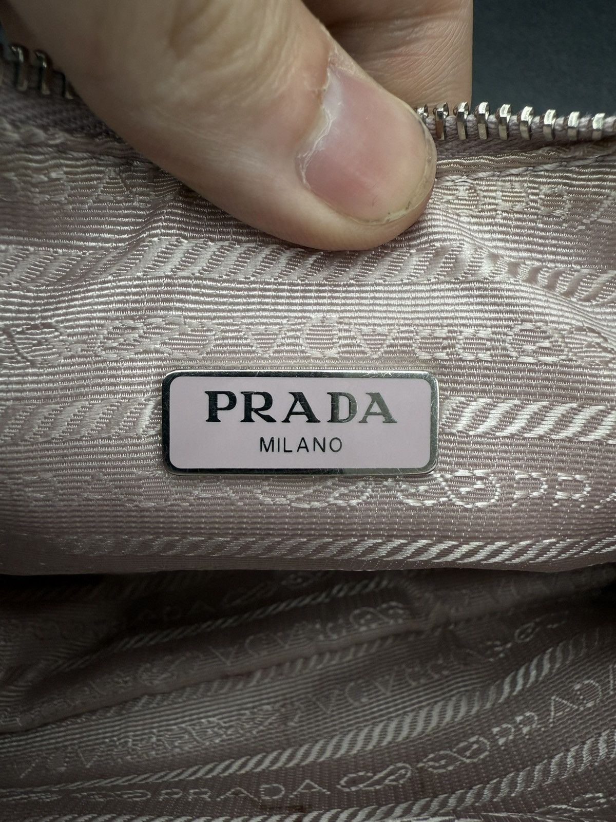 Prada Prada Re-Edition 2005 shoulder bag in pink Size ONE SIZE - 18 Thumbnail