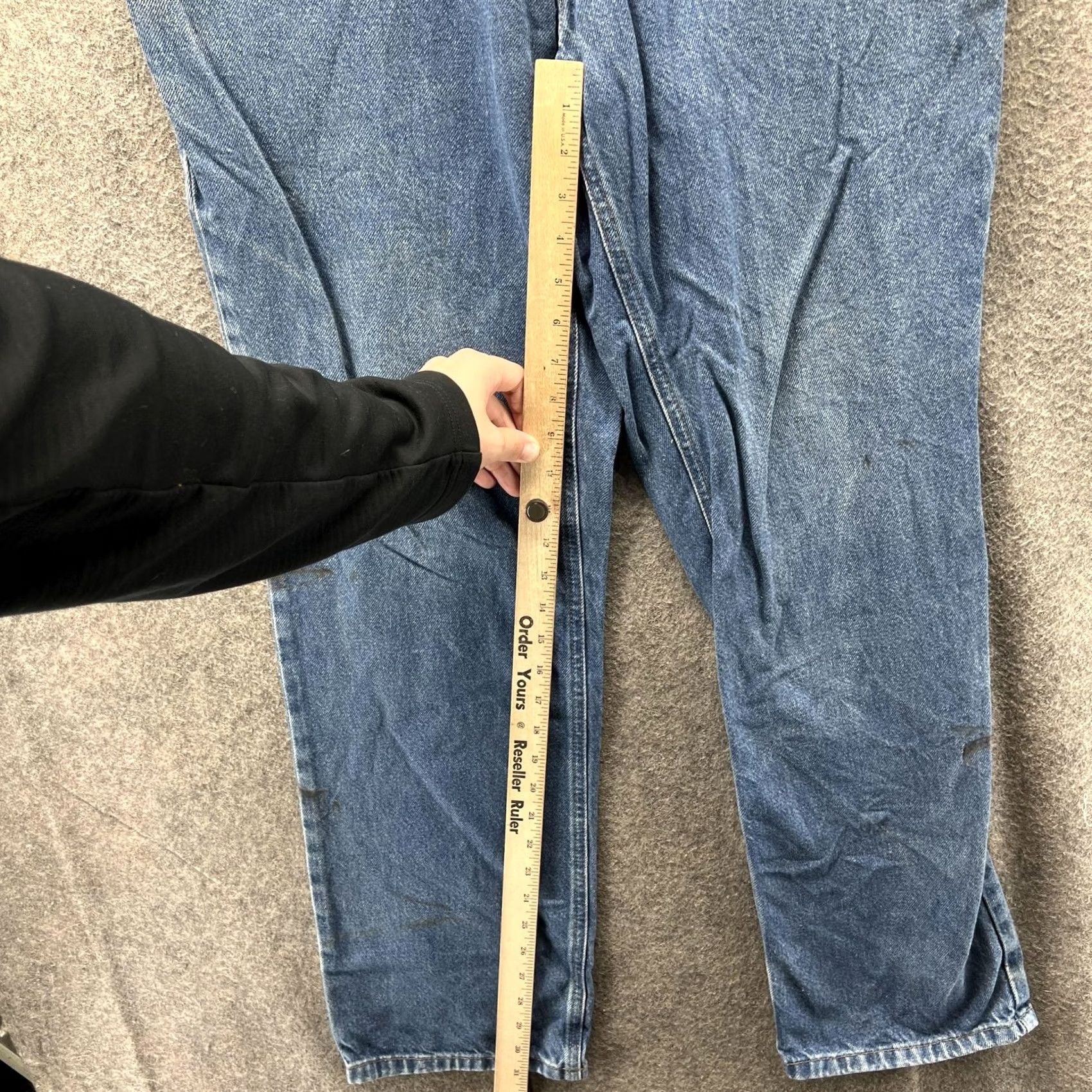 Carhartt VINTAGE Carhartt Jeans Mens 34x32 Blue Relaxed Straight Leg Denim Workwear Y2K Size US 34 / EU 50 - 6 Thumbnail