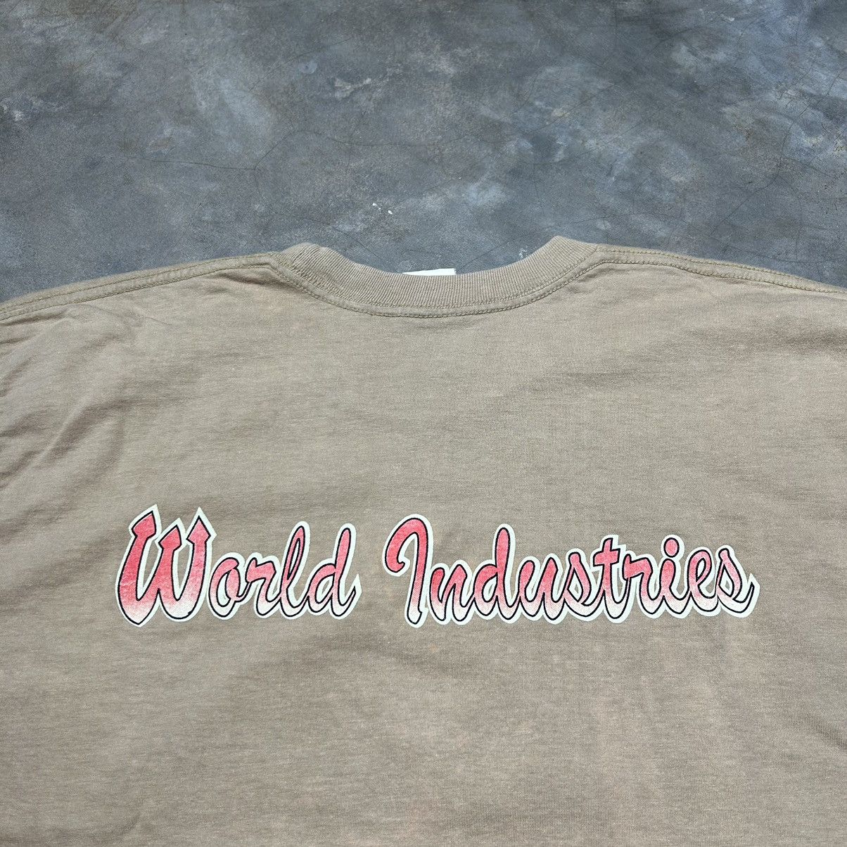 World Industries Vintage world industries 90’s Size US L / EU 52-54 / 3 - 6 Thumbnail