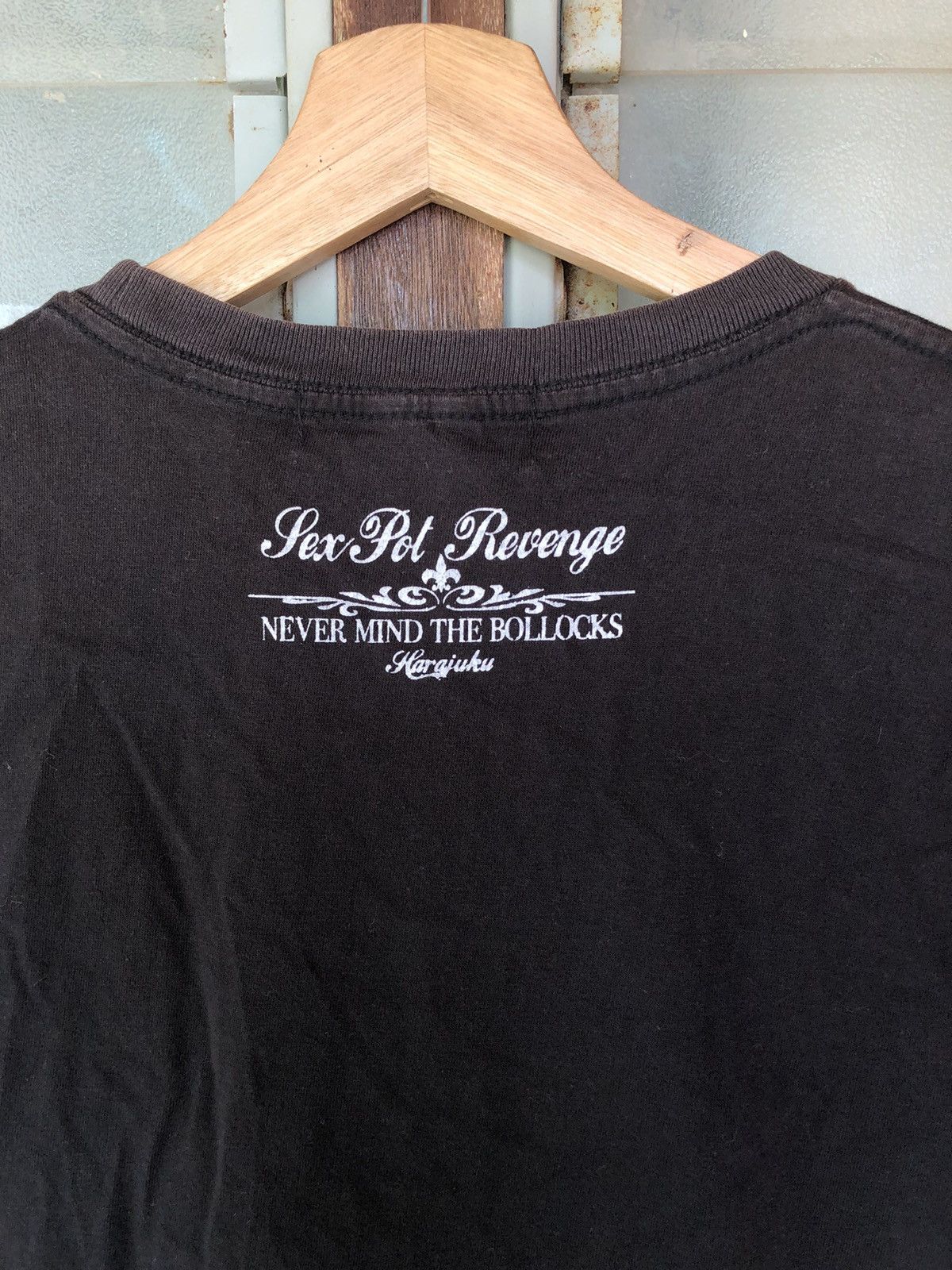 Japanese Brand Vintage Sex Pot Revenge Royal Class Shirt Tee Size US L / EU 52-54 / 3 - 9 Thumbnail