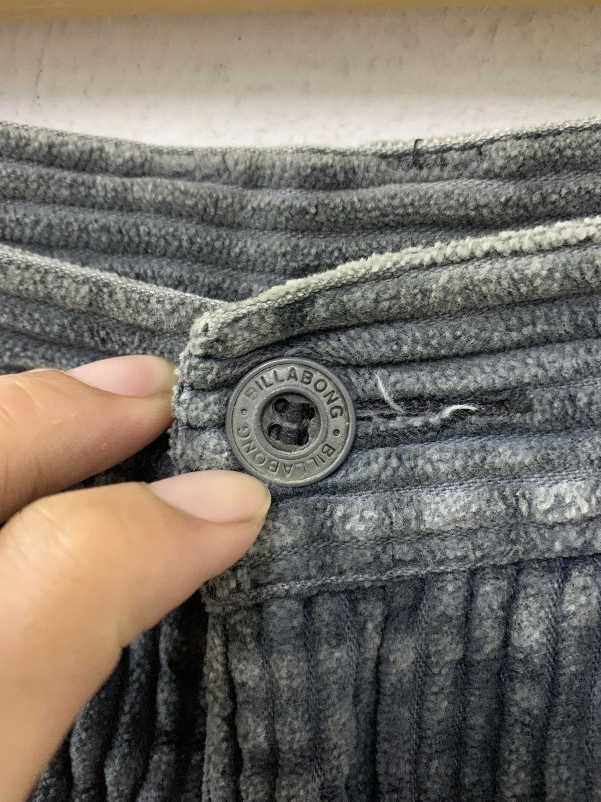 Billabong Vintage Billabong Corduroy Shorts Size US 32 / EU 48 - 3 Thumbnail