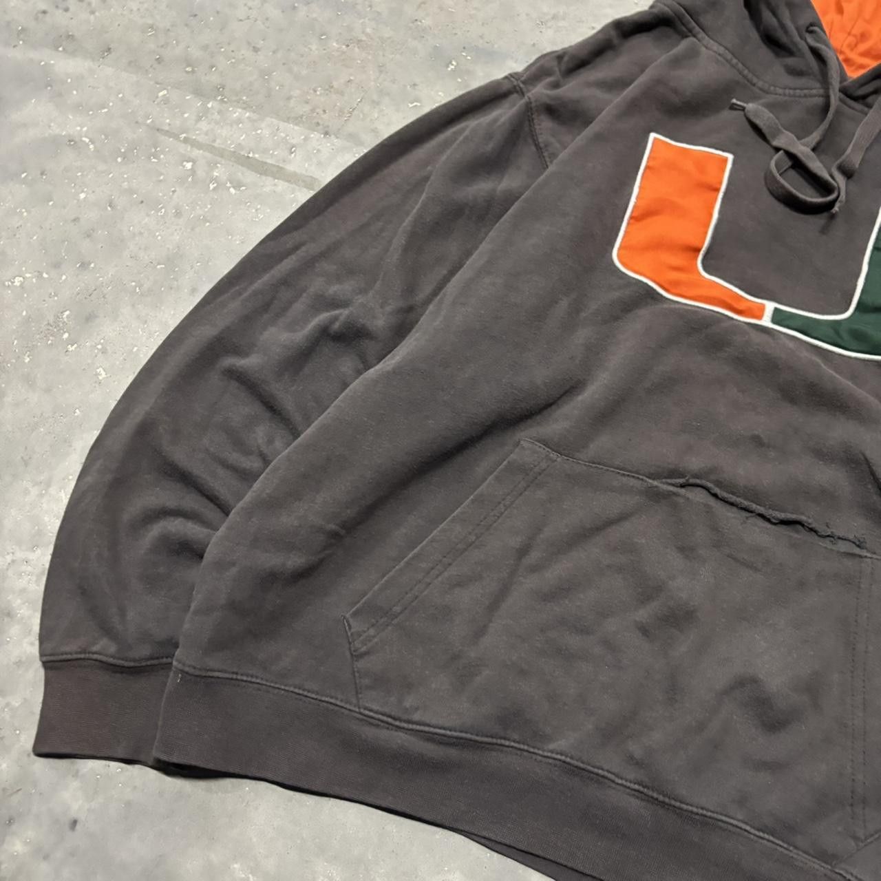 Japanese Brand × Vintage Crazy Vintage Y2K/2000s Miami Hurricanes College Sports Essential Boxy Hoodie! Size US XL / EU 56 / 4 - 3 Thumbnail
