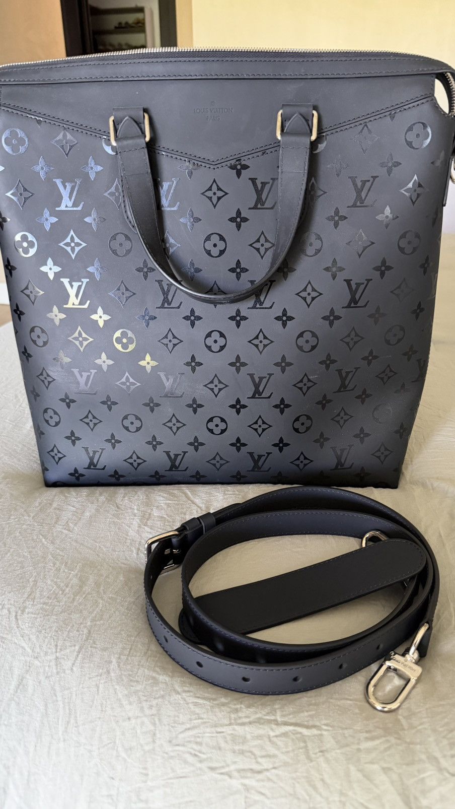 Louis Vuitton Louis Vuitton FW16 Kim Jones Monogram Eclipse Runway Tote Size ONE SIZE - 1 Thumbnail
